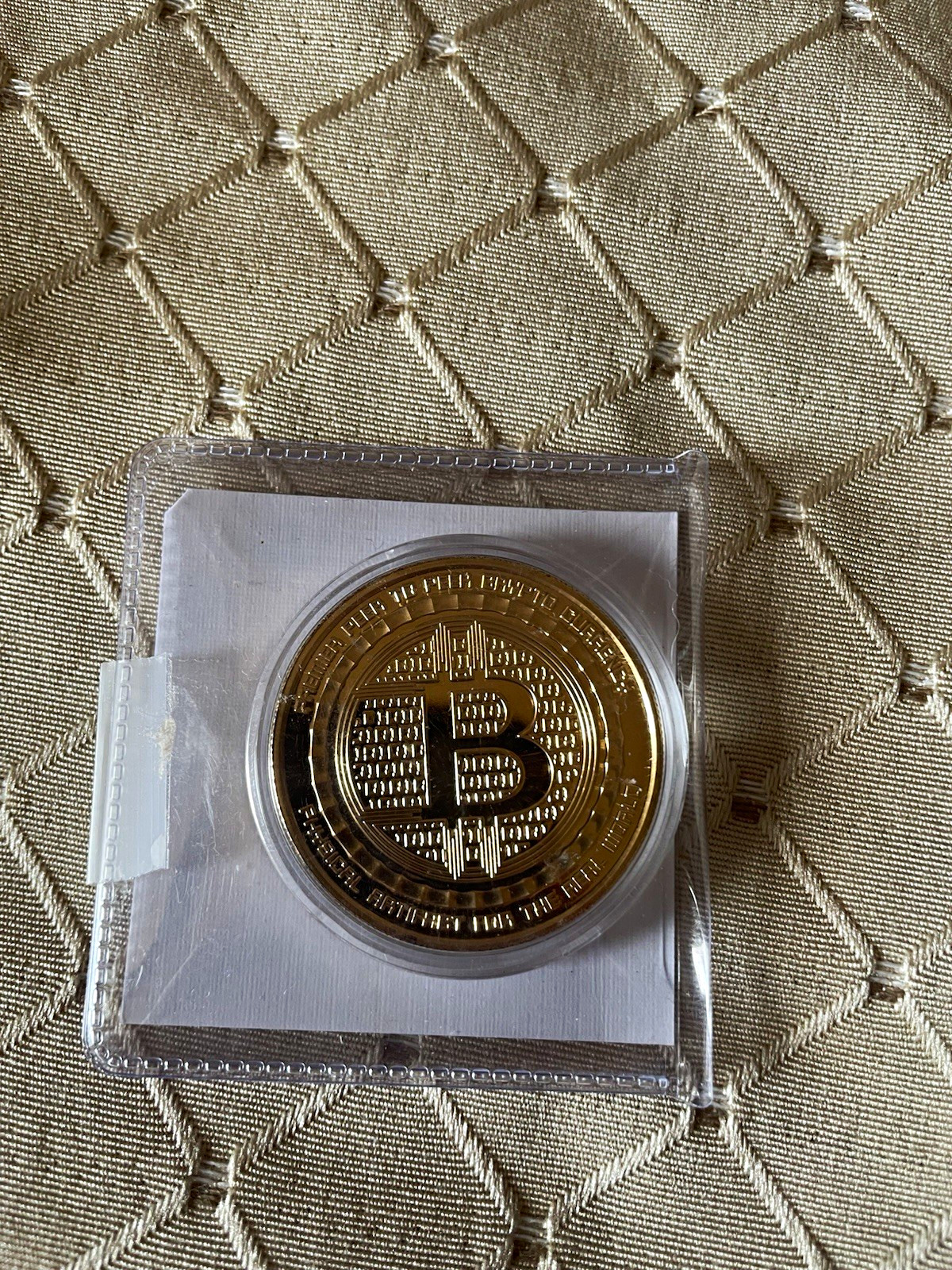 Anonymous Mint Bitcoin Crypto-Collectible 24KT Gold Plated 1oz Silver Proof 0062 Anonymous Mint Bitcoin Crypto-Collectible 24KT Gold Plated 1oz Silver Proof 0062