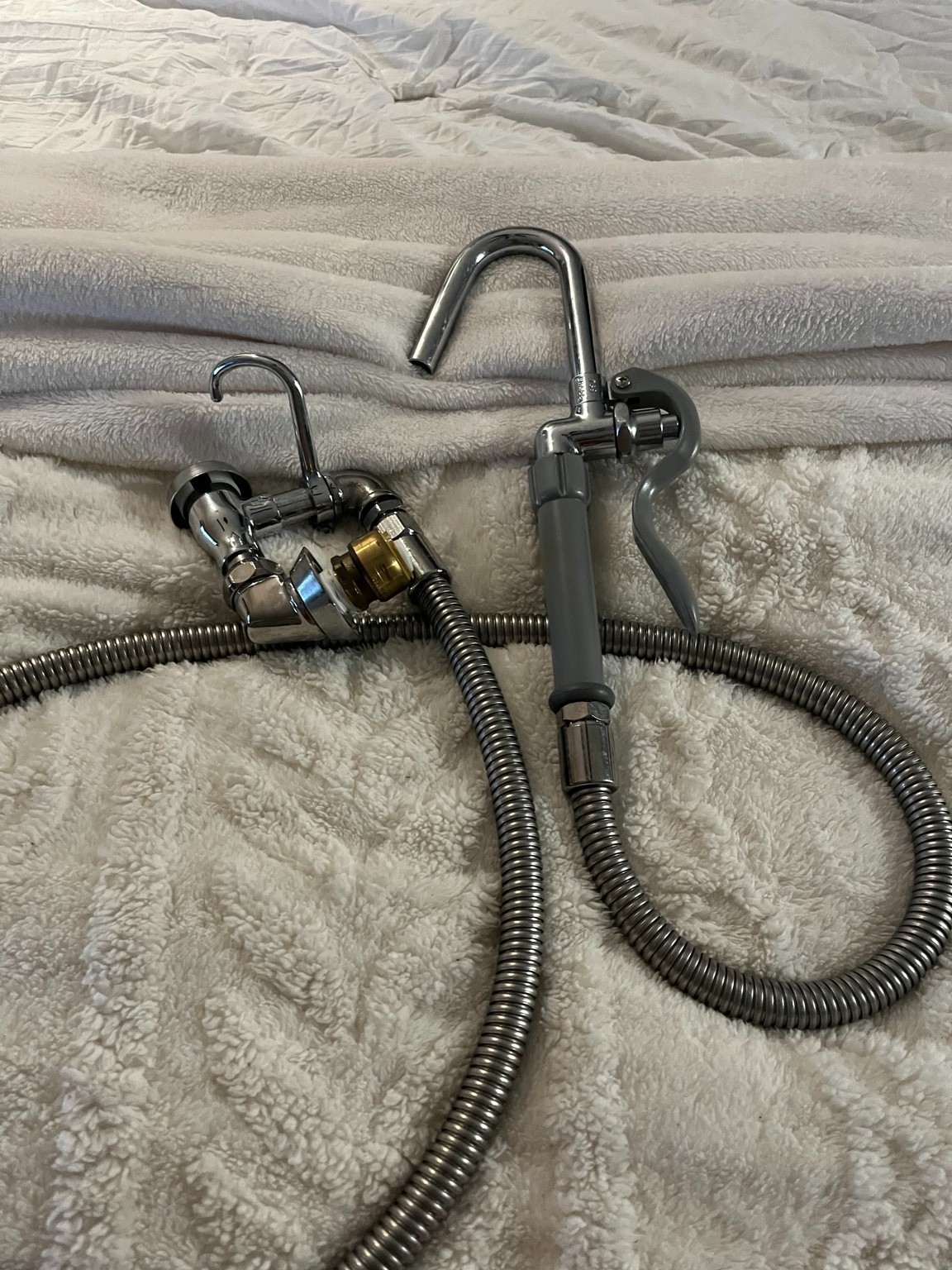 T&S Brass Commercial Pot & Kettle Filler Stainless Steel Hose w/ Vacuum Breaker