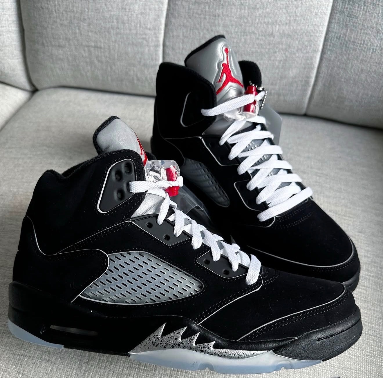 Nike Air Jordan 5 Retro OG Black Metallic Reimagined Men’s Sneakers Black Silver Nike Air Jordan 5 Retro OG Black Metallic Reimagined Men’s Sneakers Black Silver