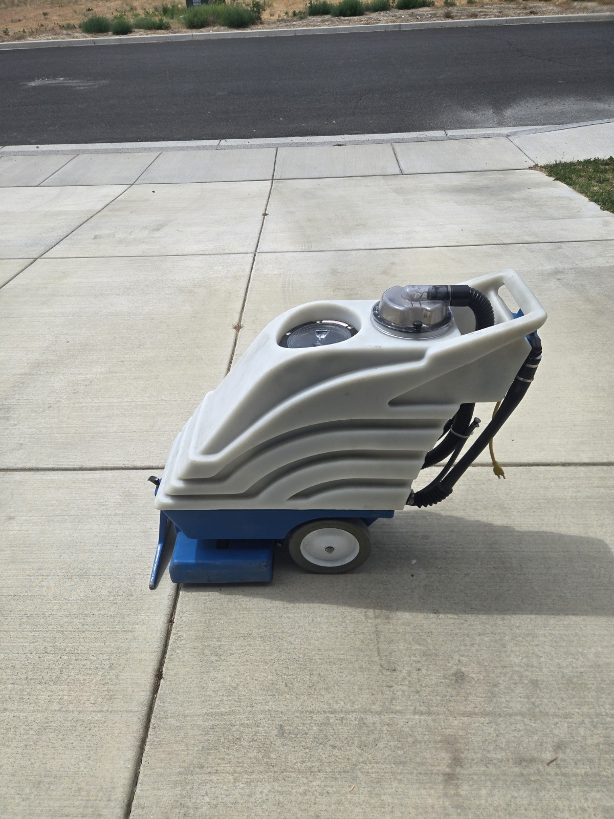 Tennant Company PE800 Carpet Cleaner Power Scrub Machine Tennant Company PE800 Carpet Cleaner Power Scrub Machine