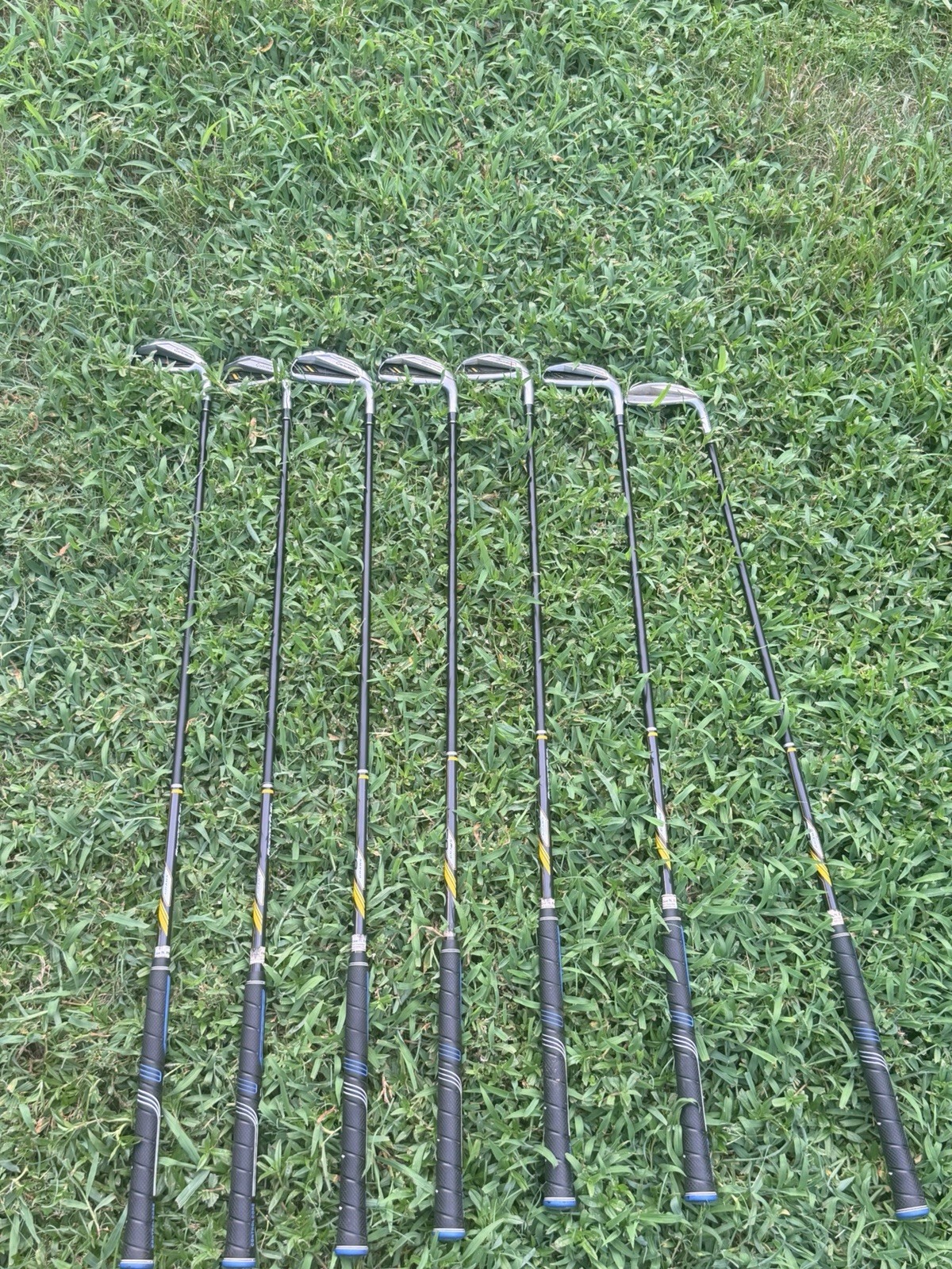 TaylorMade RocketBladez HL Iron Set - 5-PW, AW - Senior Flex Graphite