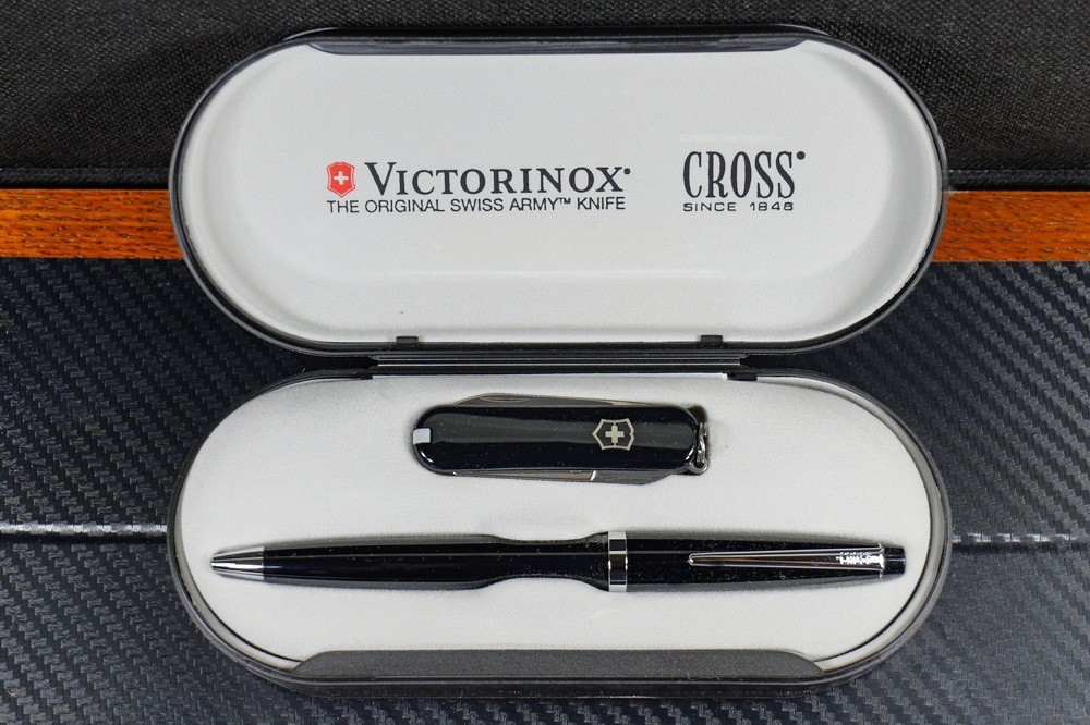 Victorinox Swiss Army Knife & Cross Pen Set NEW Victorinox Swiss Army Knife & Cross Pen Set NEW