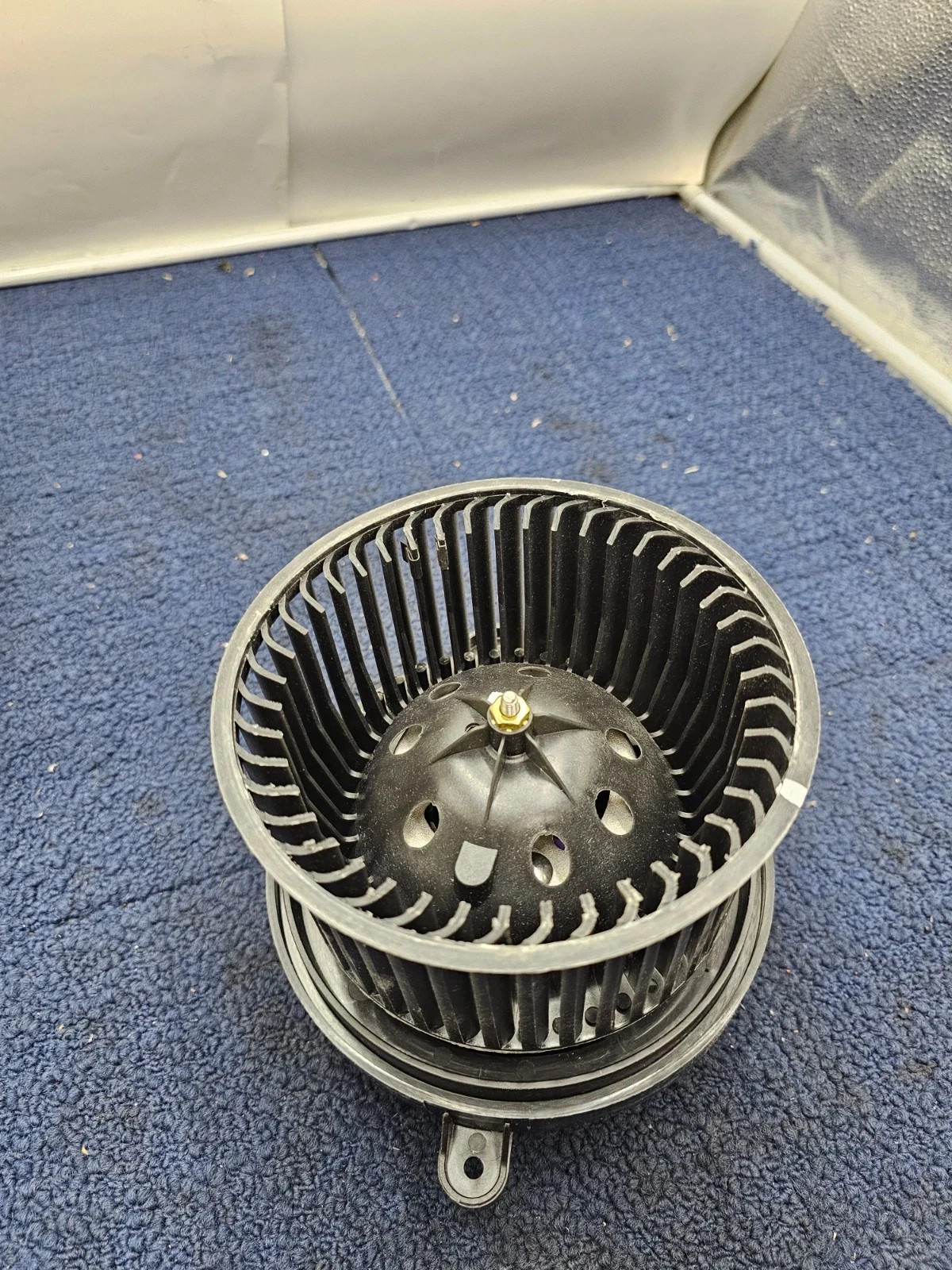 Four Seasons 75040 Flanged Vented Cw Blower Motor W/ Wheel Four Seasons 75040 Flanged Vented Cw Blower Motor W/ Wheel