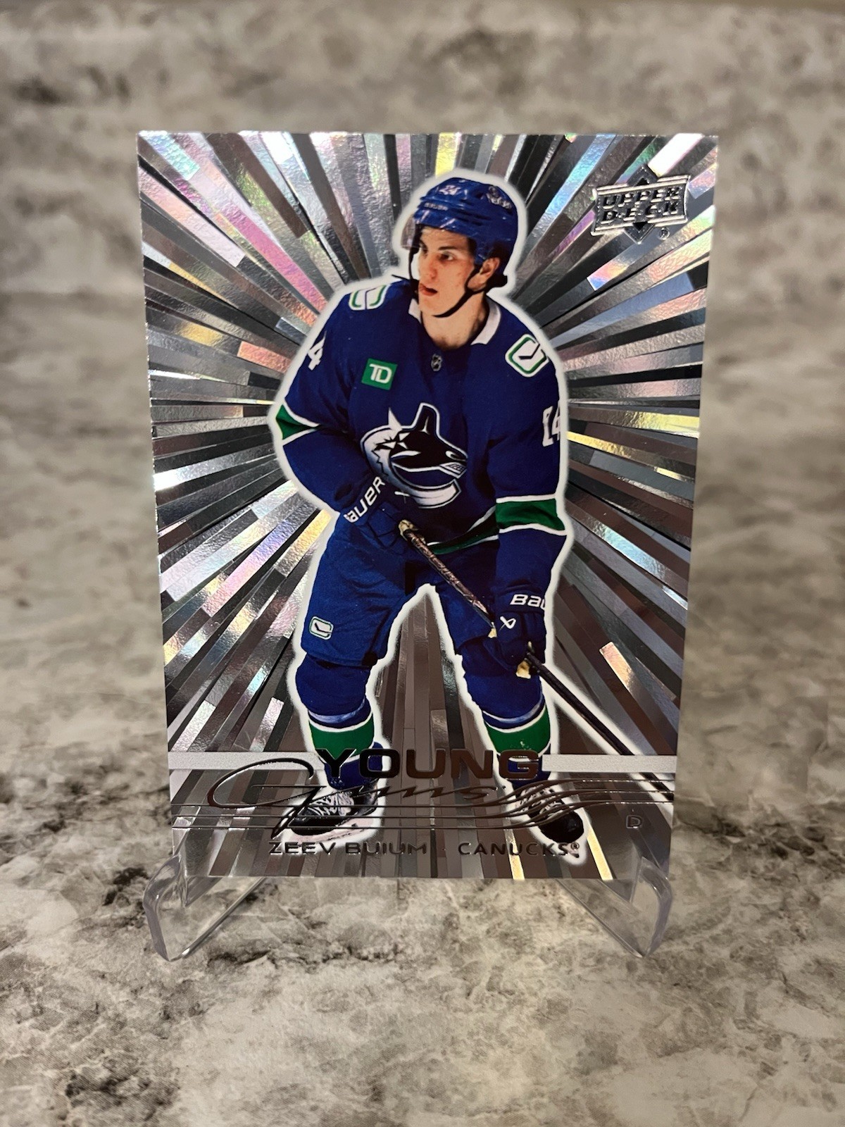 2025-26 Upper Deck Extended - Young Guns Zeev Buium #707 Silver Outburst (RC) 2025-26 Upper Deck Extended - Young Guns Zeev Buium #707 Silver Outburst (RC)