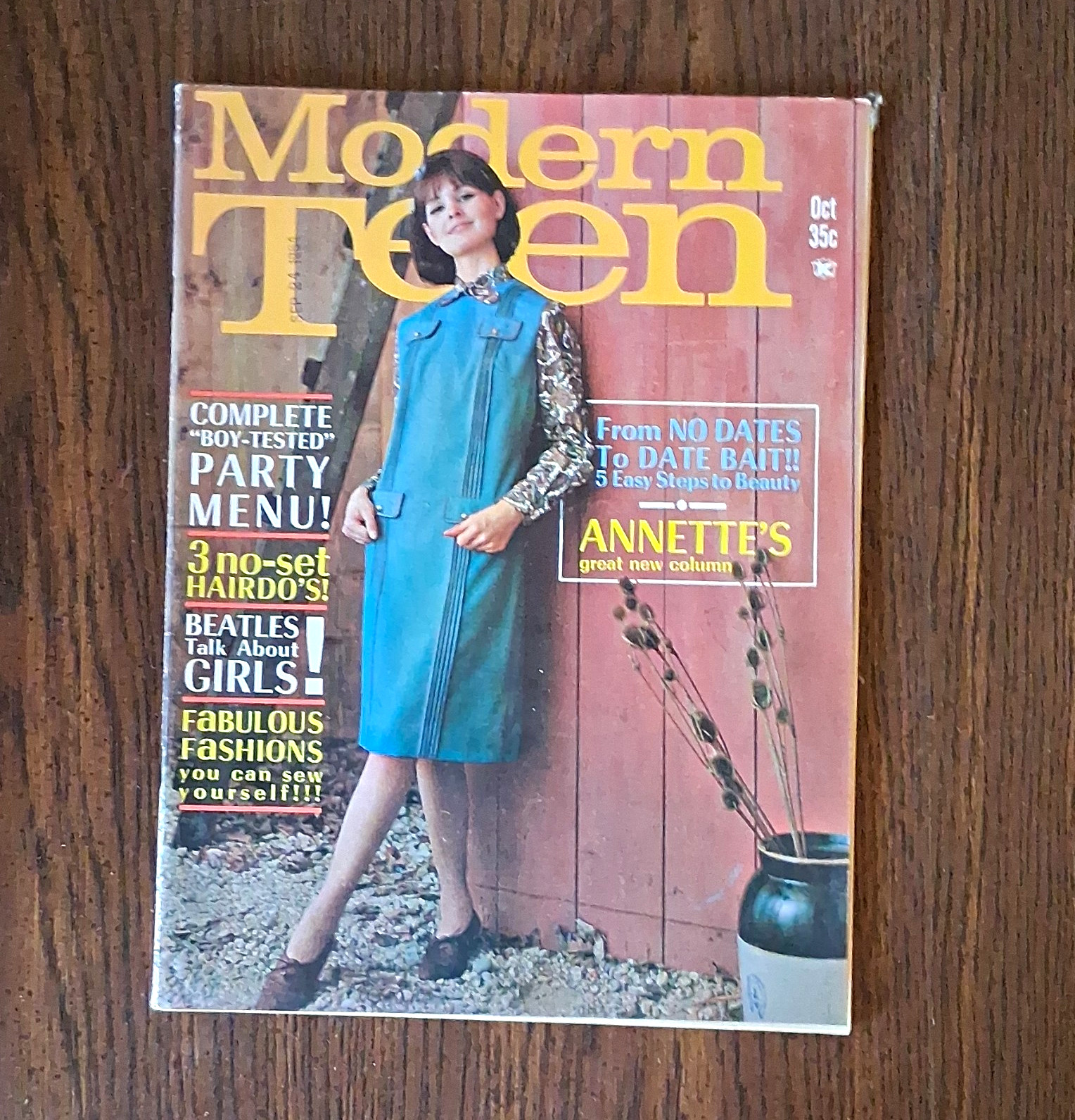 Modern Teen Magazine October 1965 Illustrated Teen Fashion Beauty English