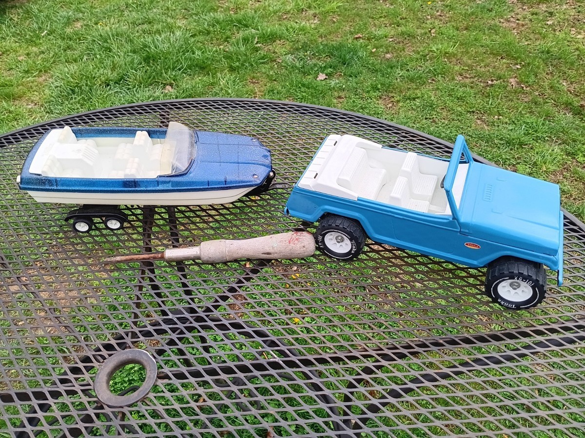 1970\'s Vintage Tonka Jeepster Runabout Boat & Trailer Set Original