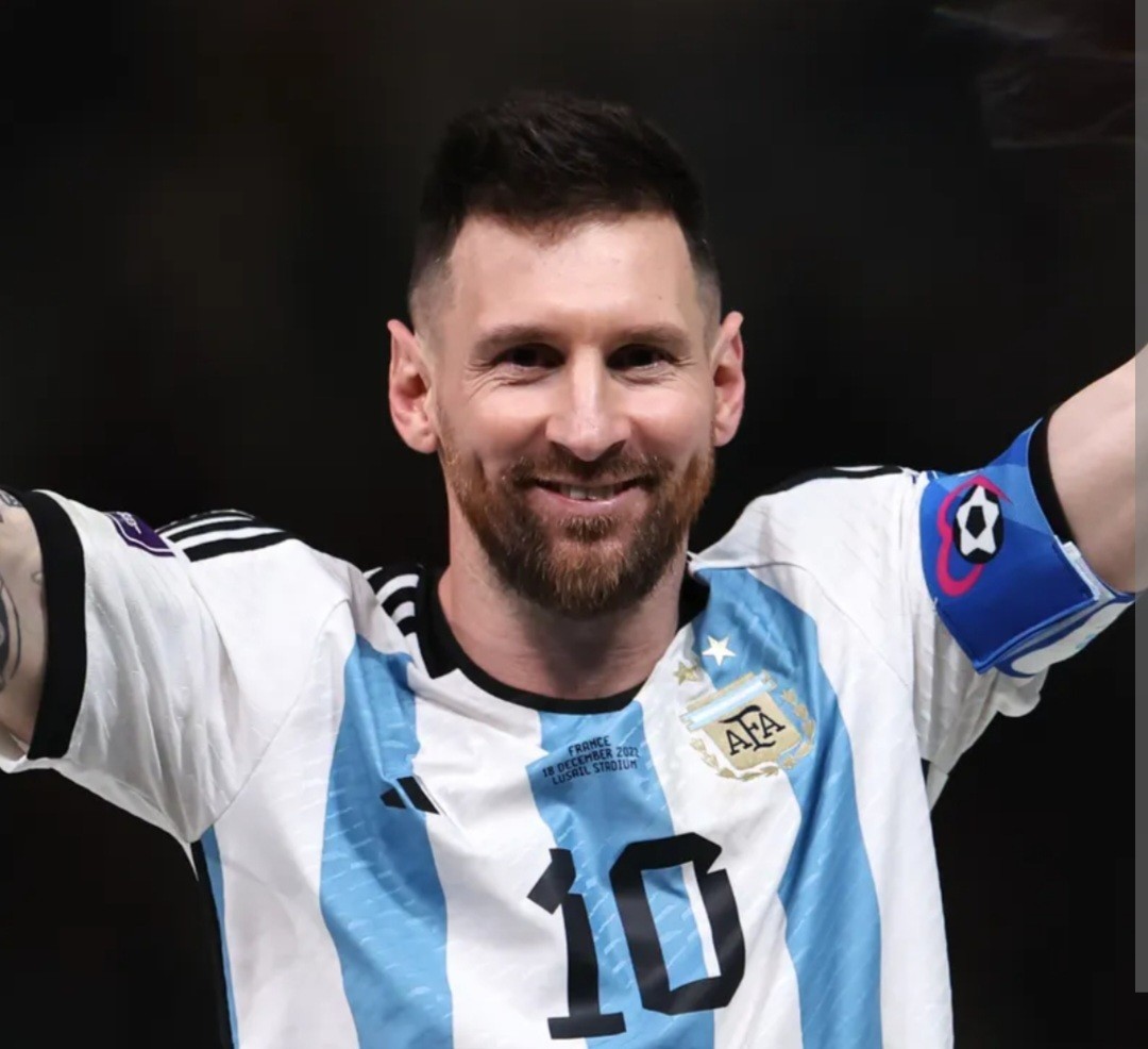 Genuine Adidas '22 Argentina 10 Leo Messi World Cup Jersey Large NWT Fan Version Genuine Adidas '22 Argentina 10 Leo Messi World Cup Jersey Large NWT Fan Version