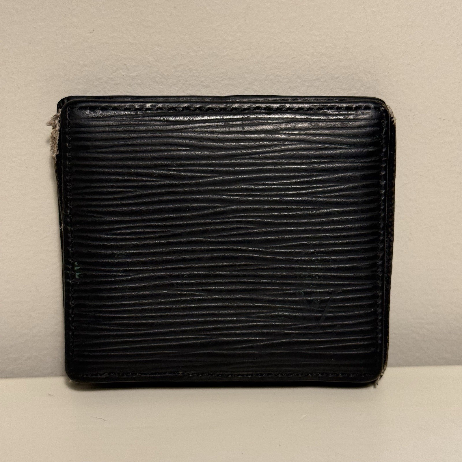 Authentic Vintage Louis Vuitton Black Epi Leather Coin Snap Pouch Wallet Holder Authentic Vintage Louis Vuitton Black Epi Leather Coin Snap Pouch Wallet Holder
