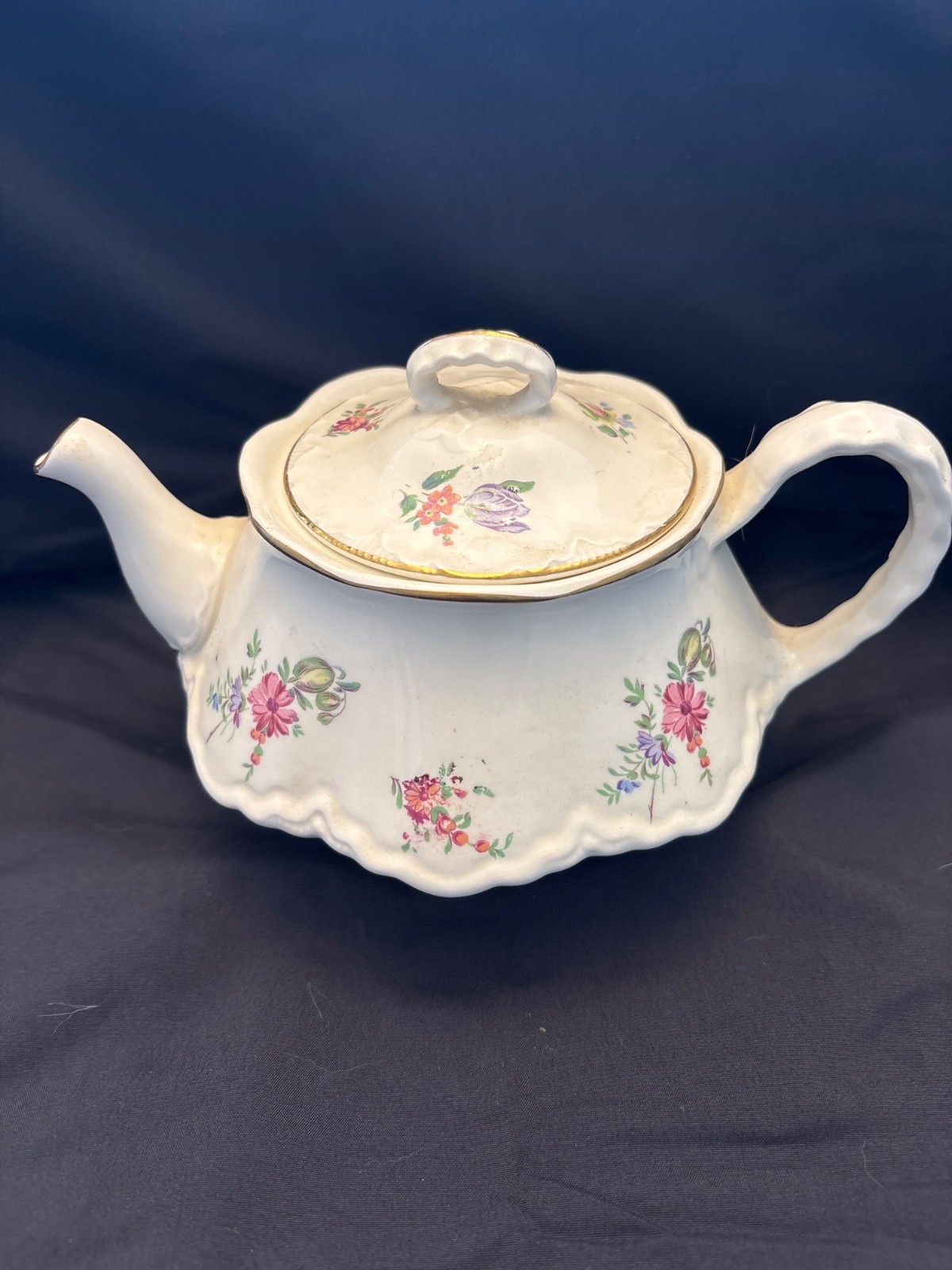 mid-century Homer Laughlin household Institute Priscilla teapot.