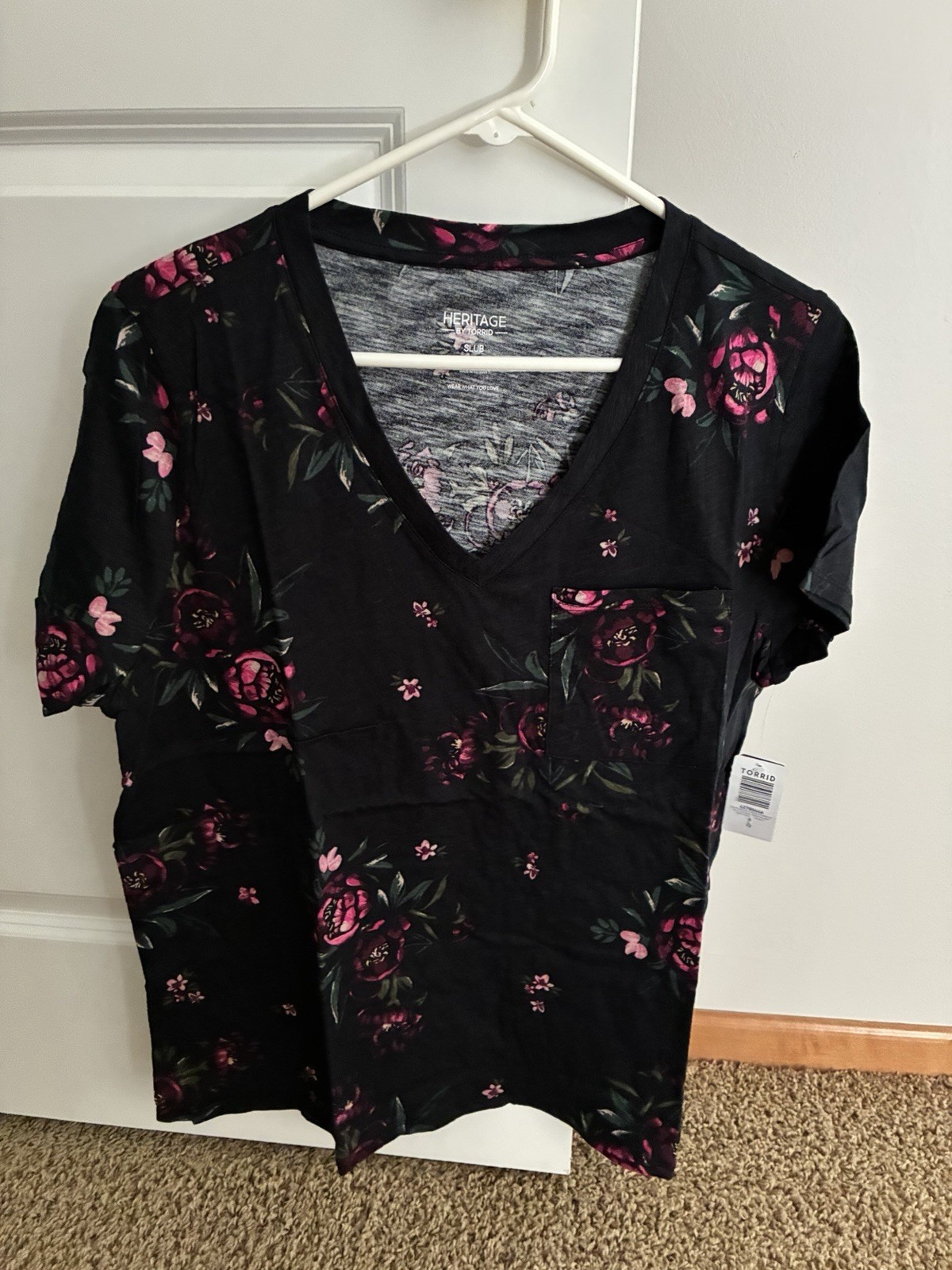 New Torrid Black Floral Sub Top Tee Women’s Size 0 XL New Torrid Black Floral Sub Top Tee Women’s Size 0 XL