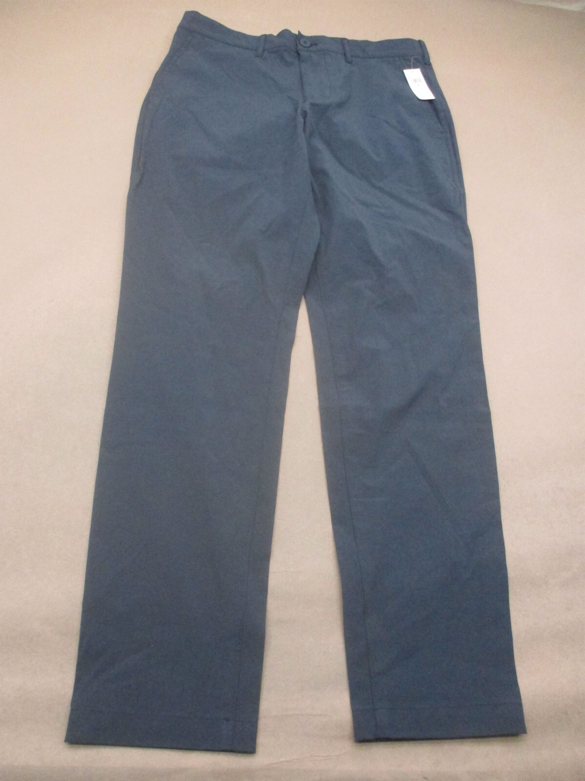 NWT GAP Size M Mens Gray Zip Fly Back Zip Pocket Straight Golf Hybrid Pants 393