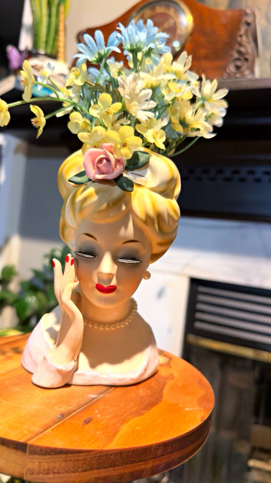 Inarco Vintage Ceramic Lady Head Bust Bud Vase E-193/M Beige Pink White Inarco Vintage Ceramic Lady Head Bust Bud Vase E-193/M Beige Pink White