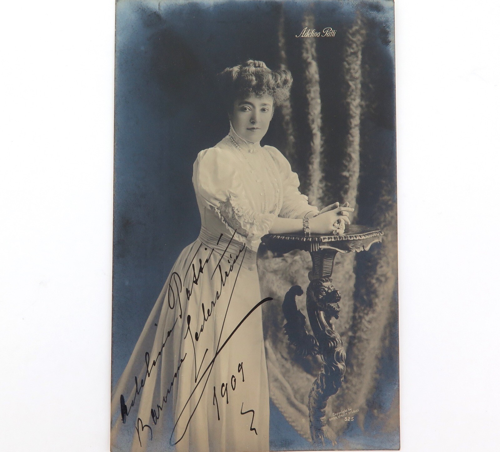 .RARE 1909 FAMOUS ITALIAN SOPRANO ADELINA PATTI HANDSIGNED REAL PHOTO POSTCARD .RARE 1909 FAMOUS ITALIAN SOPRANO ADELINA PATTI HANDSIGNED REAL PHOTO POSTCARD