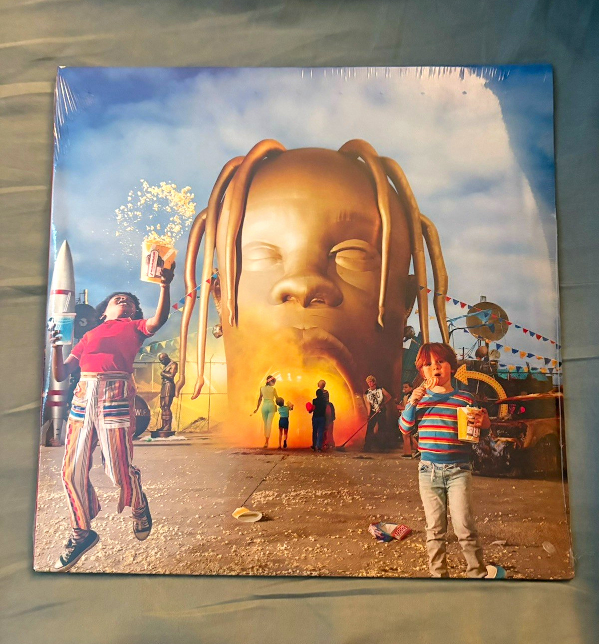 Travis Scott ASTROWORLD 12\ Travis Scott ASTROWORLD 12\
