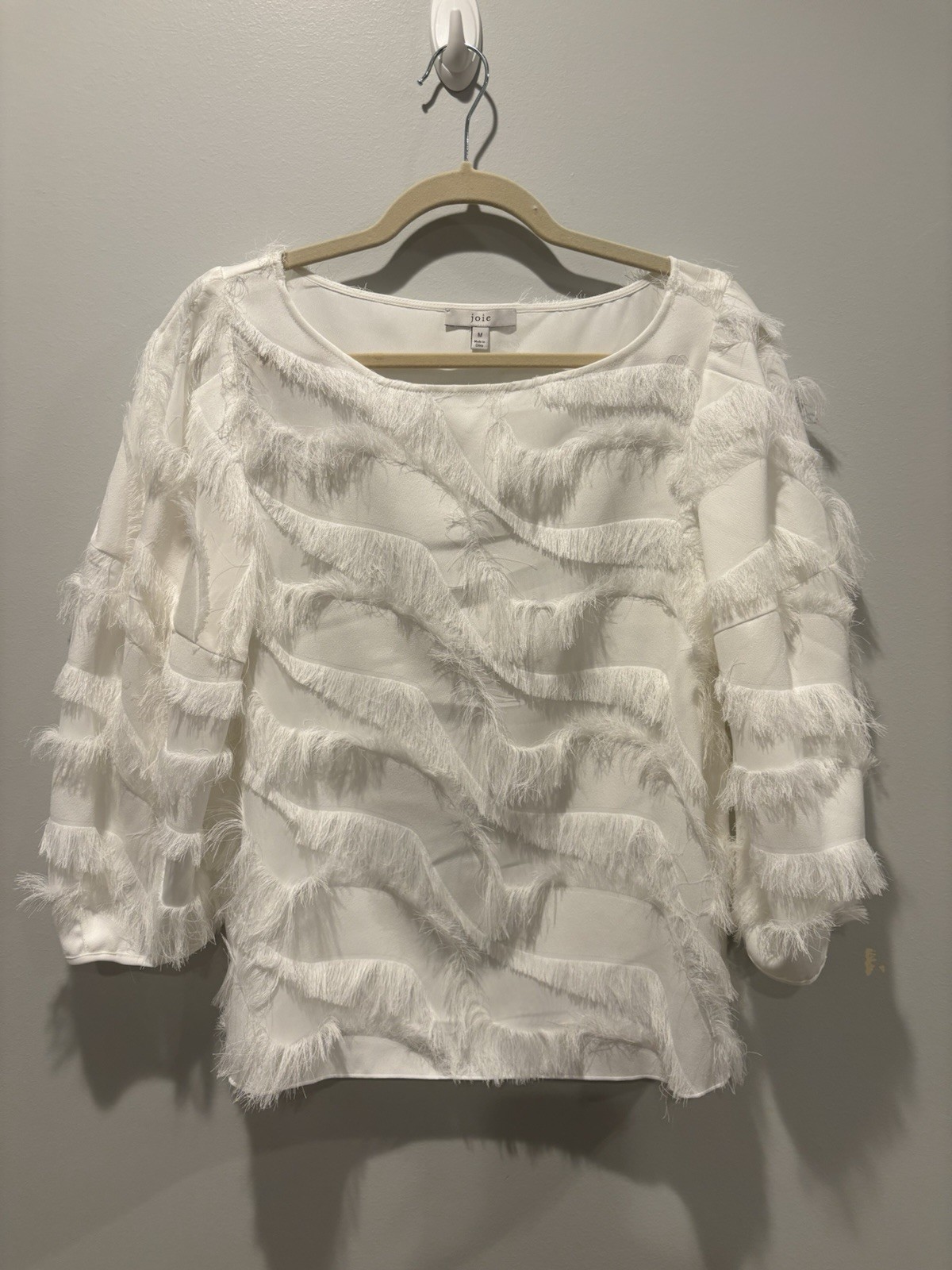 Joie White Ruffle Fringe Blouse Women’s Size M Fuzzy Mod Wavy Joie White Ruffle Fringe Blouse Women’s Size M Fuzzy Mod Wavy