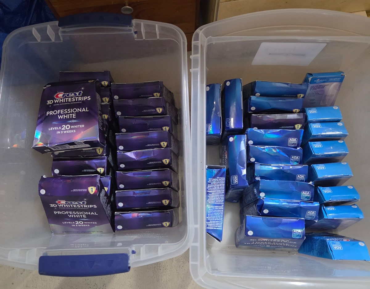 Lot of 24 ASSORTED CREST 3D WHITESTRIPS (SEE DESCRIPTION)