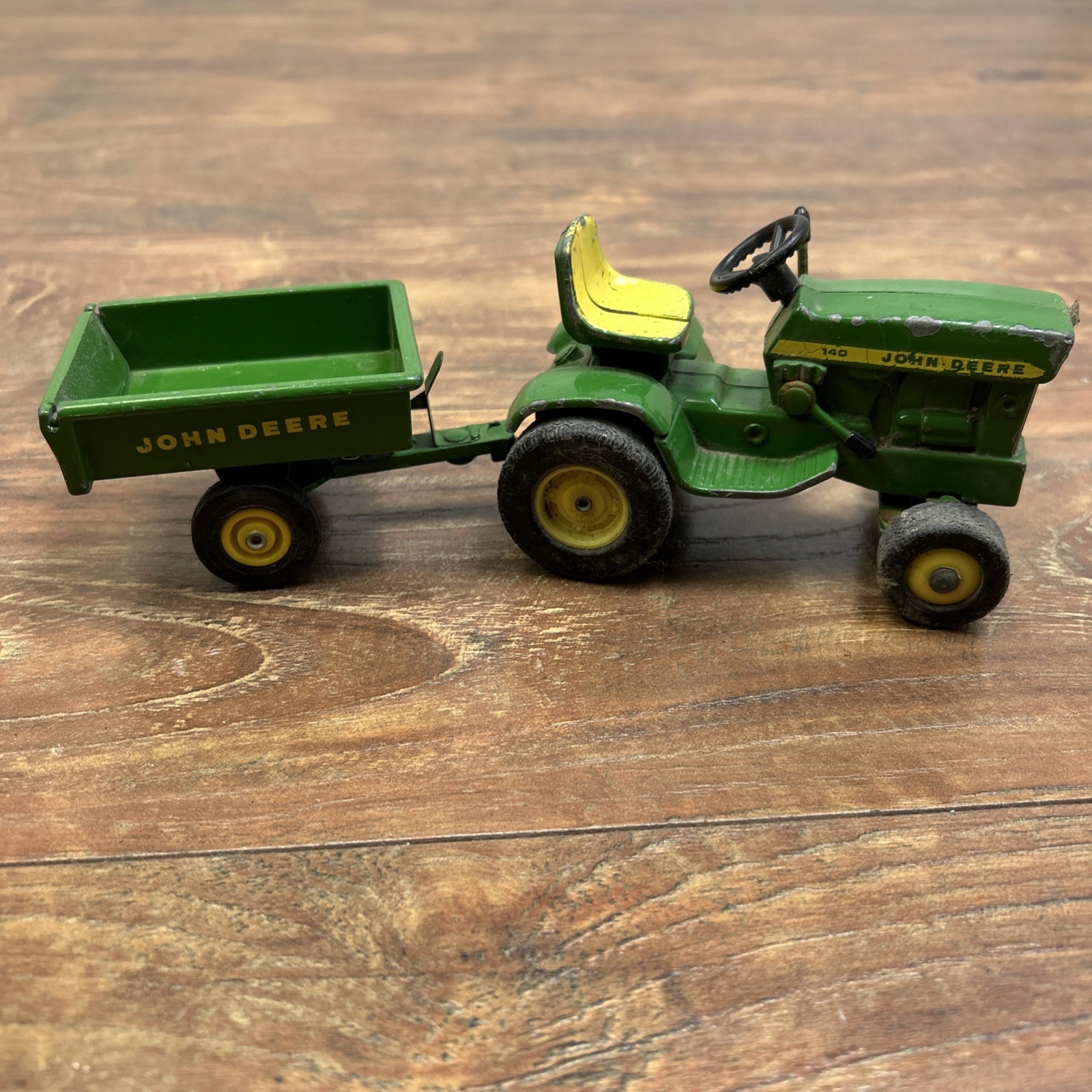 Vintage 1960\'s 70\'s Ertl John Deere 140 Lawn Garden Tractor W/ Dump Cart 1:16 Vintage 1960\'s 70\'s Ertl John Deere 140 Lawn Garden Tractor W/ Dump Cart 1:16