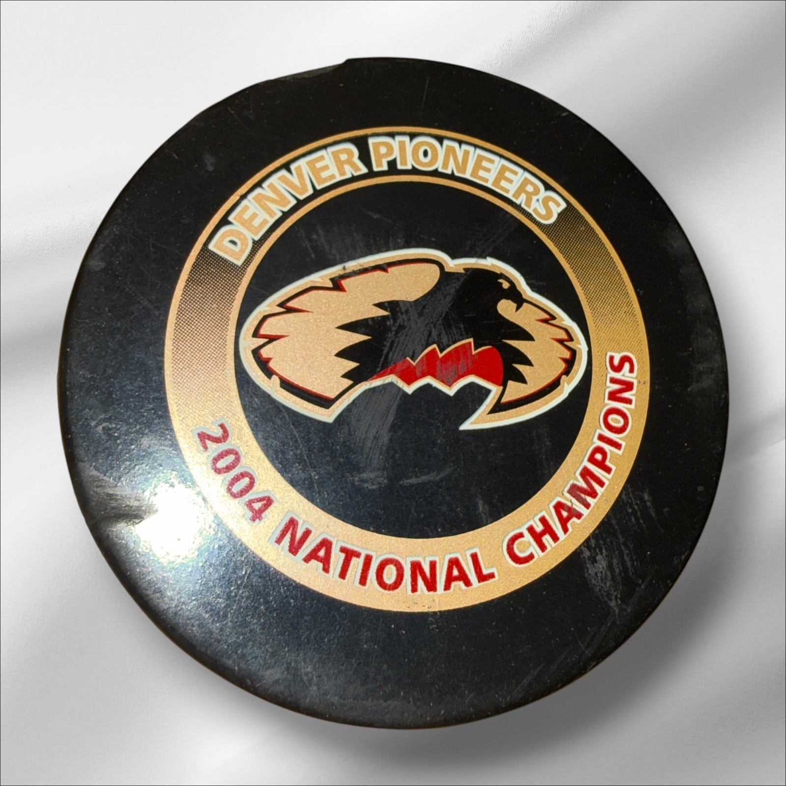 DU PIONEERS GAME USED PUCK 2004-05 SEASON SUPER RARE NCAA + COA NICE DU PIONEERS GAME USED PUCK 2004-05 SEASON SUPER RARE NCAA + COA NICE