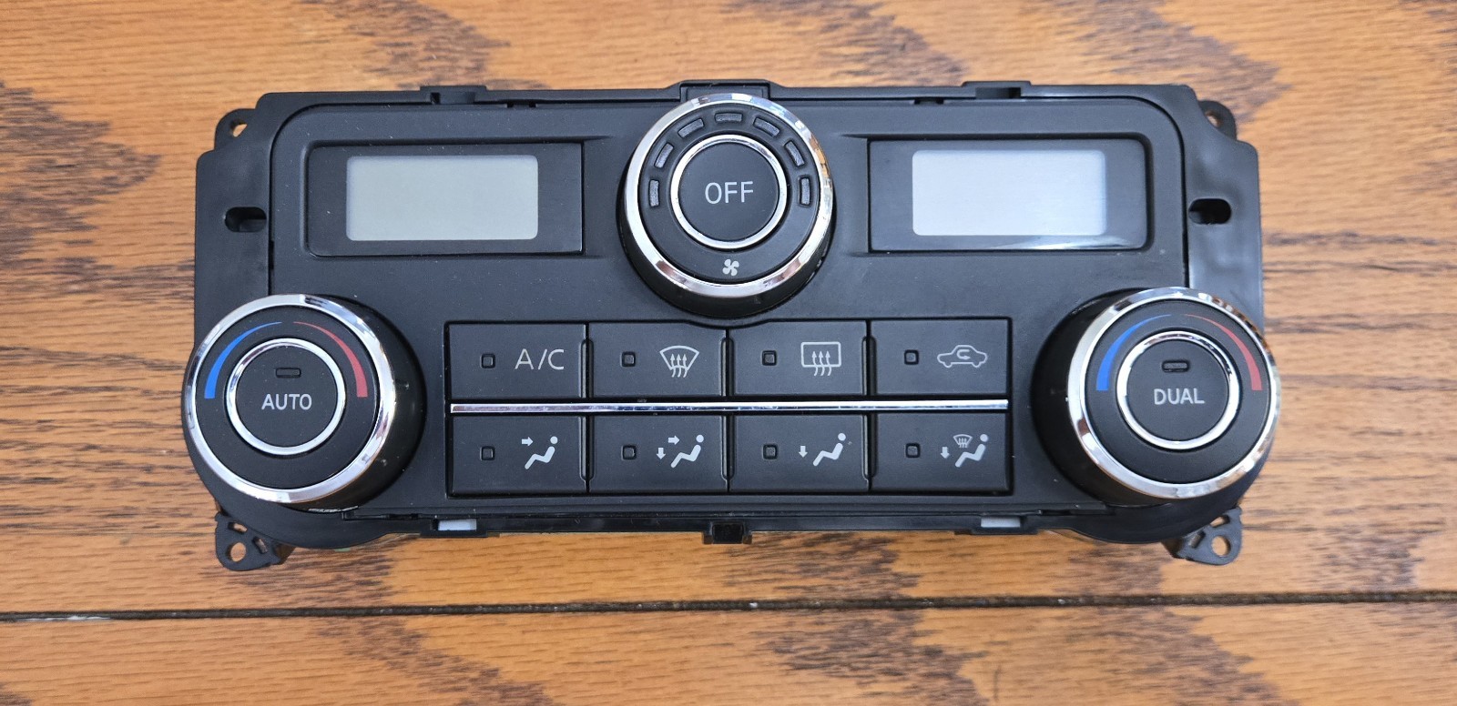 2009-2012 Nissan Titan Dual Zone AC Climate Control Heater 27500-ZR21C OEM 2009-2012 Nissan Titan Dual Zone AC Climate Control Heater 27500-ZR21C OEM