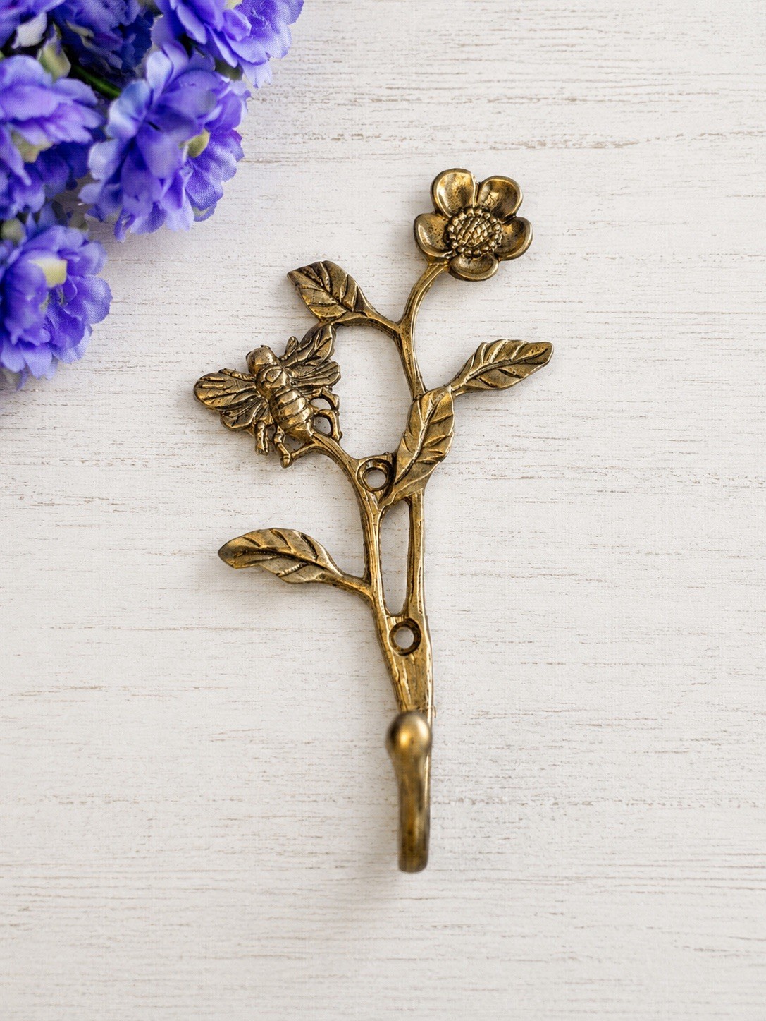 Antique Brass Flower & Bee Metal Wall Hook Key Towel Coat Hanger Lightweight 6 “ Antique Brass Flower & Bee Metal Wall Hook Key Towel Coat Hanger Lightweight 6 “