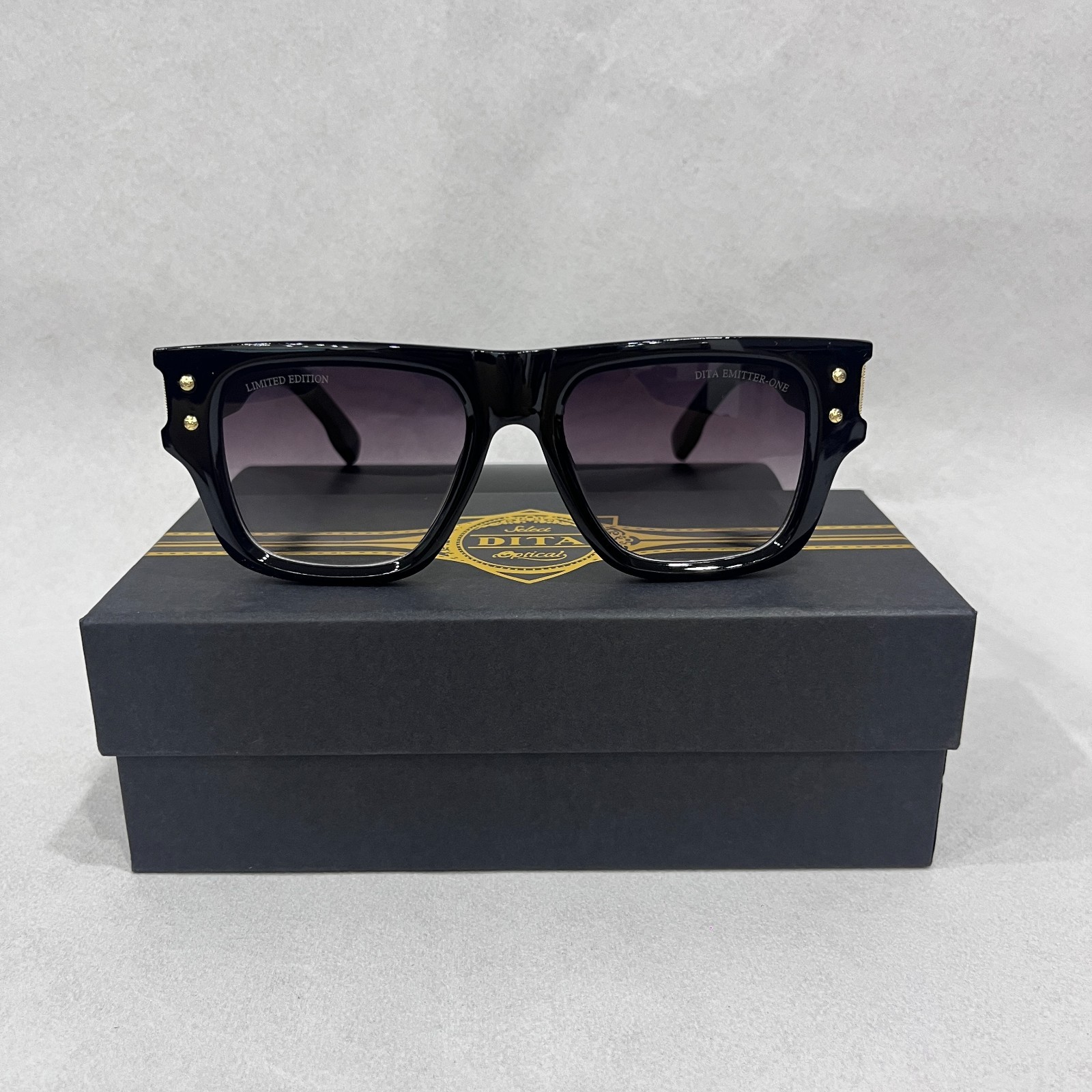 DITA EMITTER‑ONE DTX418 Black-Frame Gradient Square Men Sunglasses 55 20-145