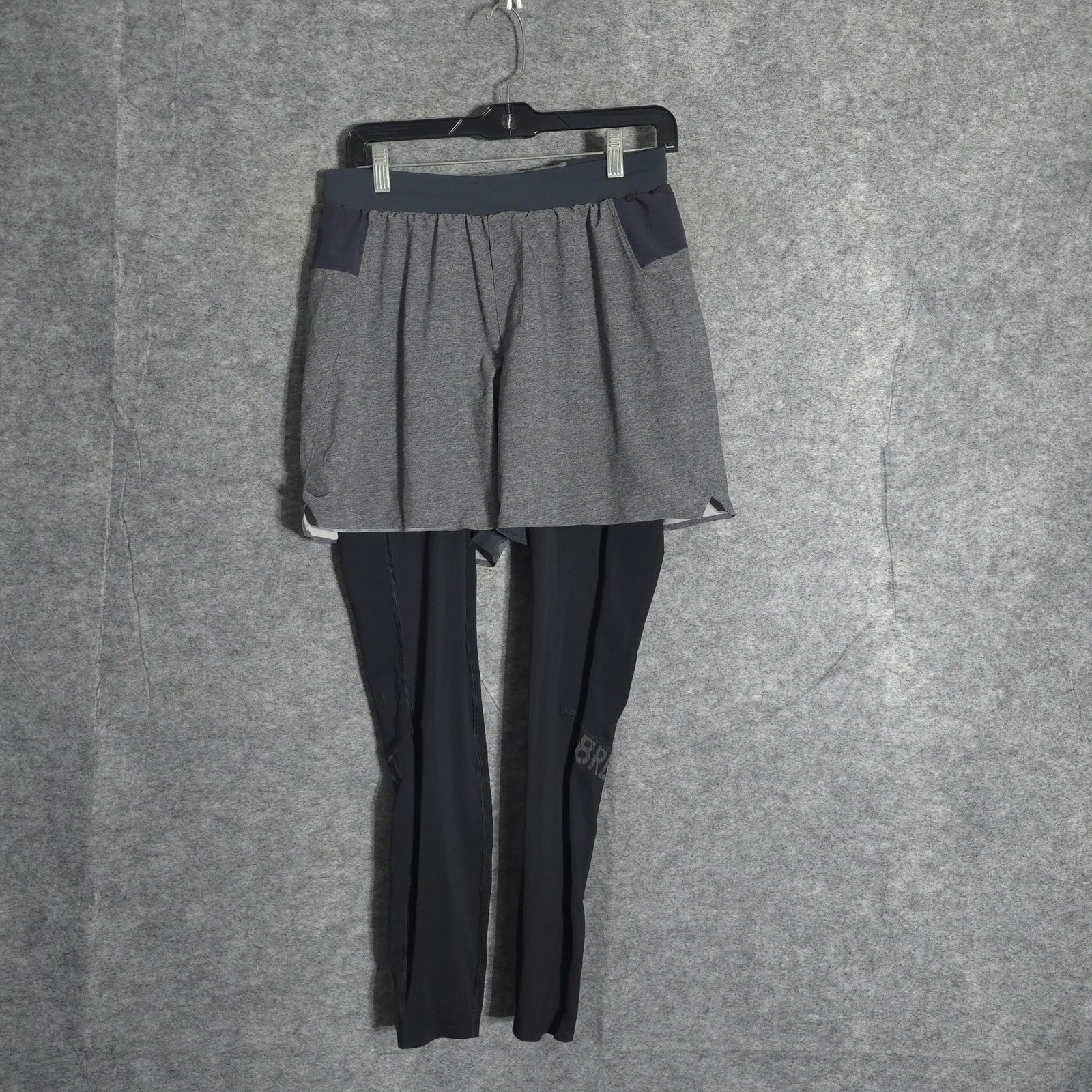 Lululemon 2-in-1 Shorts Leggings Womens Medium Grey Black Activewear Compression