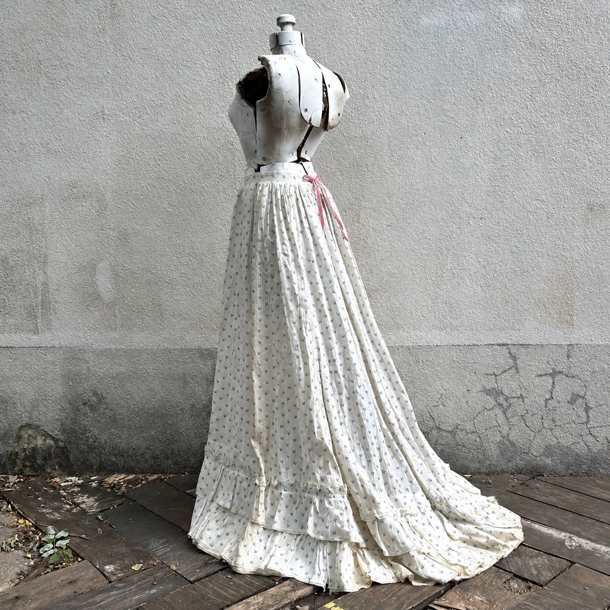 Antique 1890s 1900s Victorian Edwardian Cotton Calico Skirt Ruffles 26” Waist Antique 1890s 1900s Victorian Edwardian Cotton Calico Skirt Ruffles 26” Waist