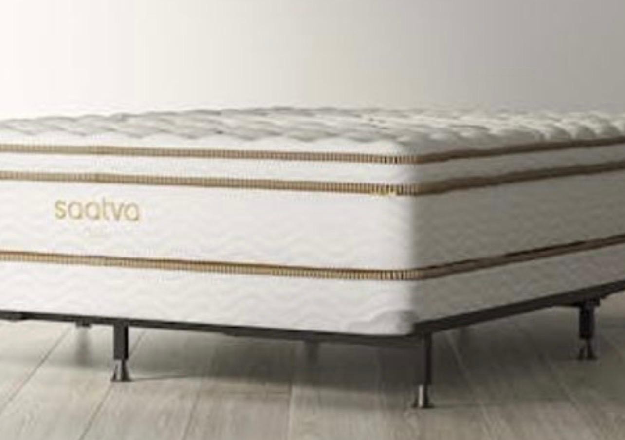 Saatva Classic 11.5in Luxury Firm Hybrid Mattress King (New)