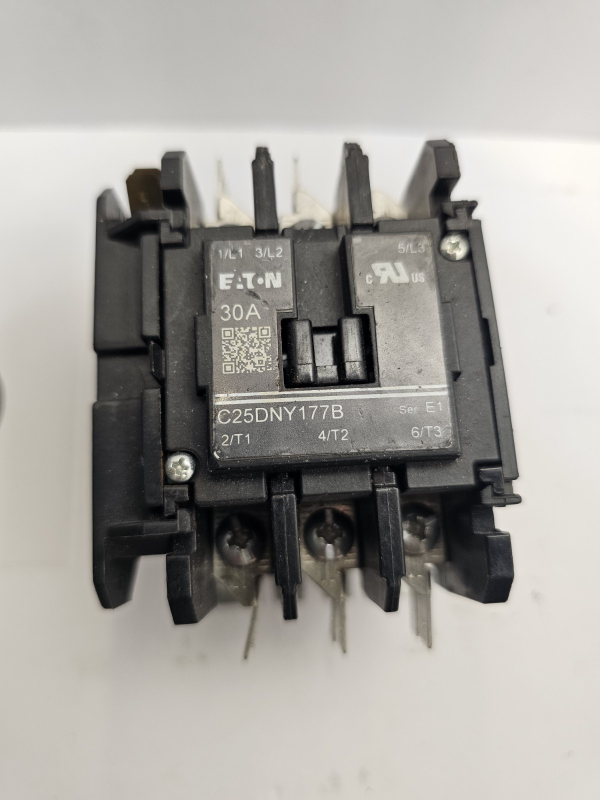 EATON C25DNY177B 240V 3 Pole Circuit Breaker ( 30A ) EATON C25DNY177B 240V 3 Pole Circuit Breaker ( 30A )