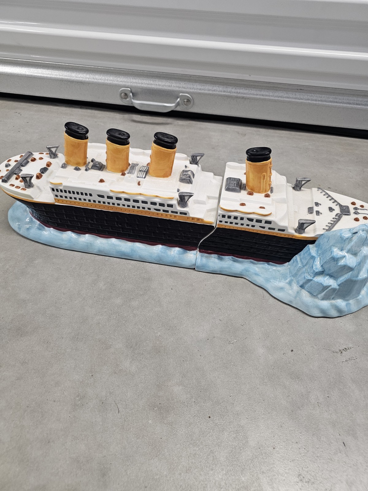 Rare Vintage 1998 Enesco Titanic 3 Piece Ceramic Cookie Jar Used Nice See Pics