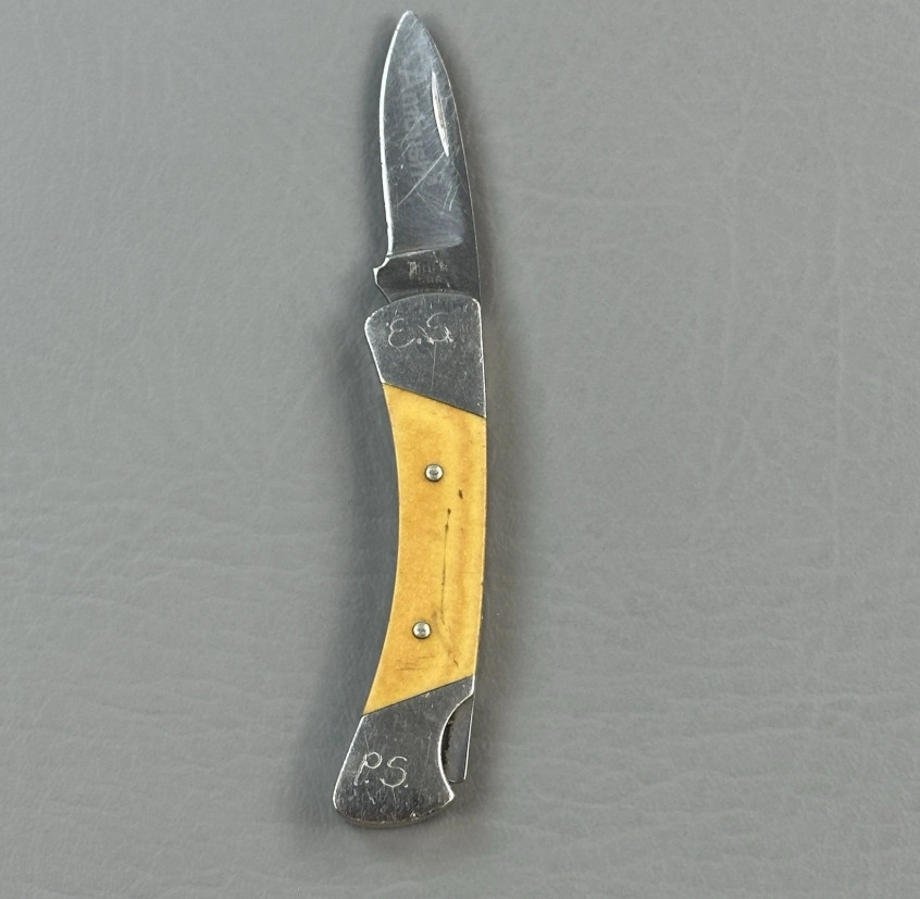 Vintage Buck 506 White Knight Pocket Knife Yellow USA Lockback 70s 80s Vintage Buck 506 White Knight Pocket Knife Yellow USA Lockback 70s 80s