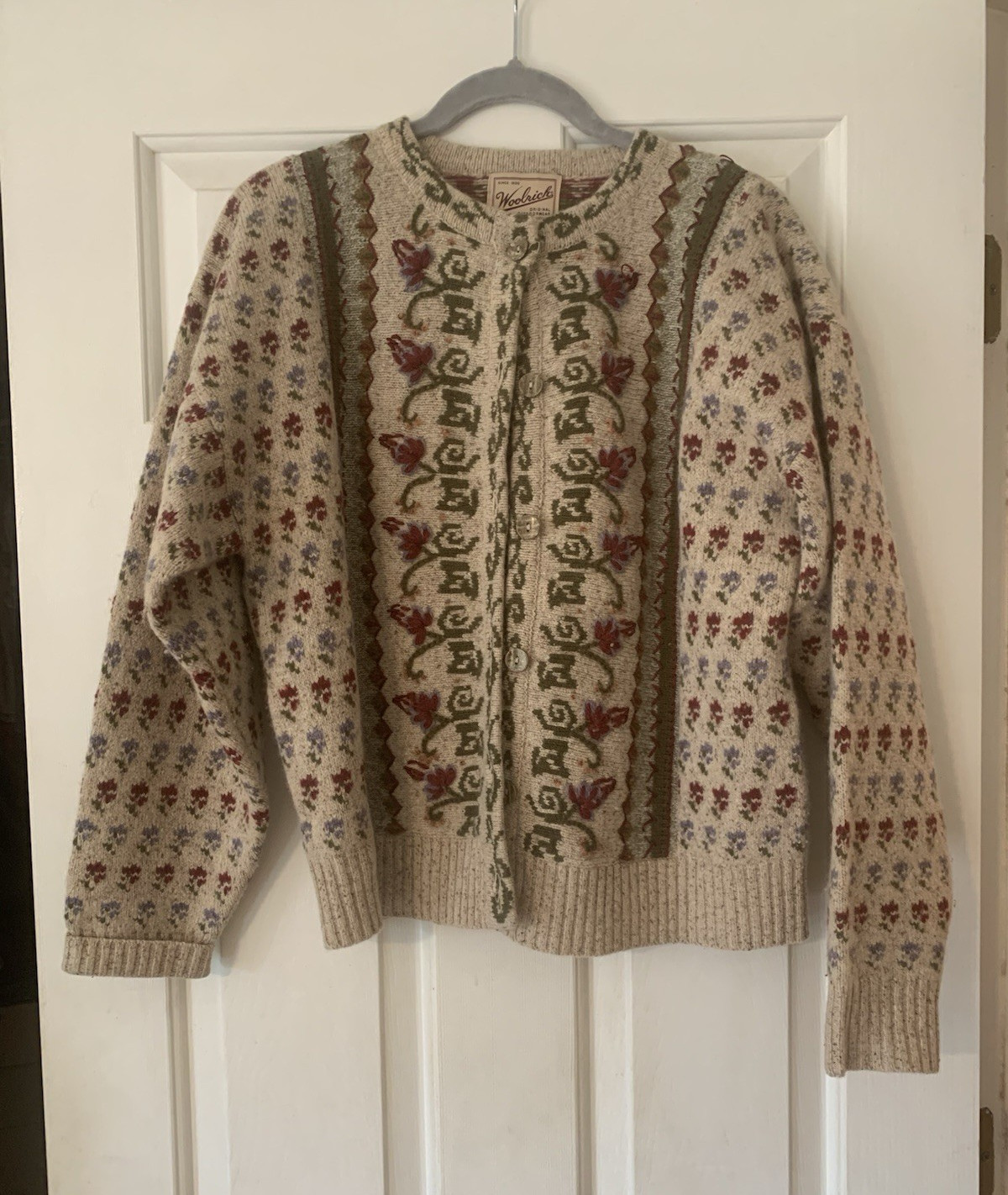 Vintage Woolrich Women\'s M Wool Knit Floral Heavyweight Button Cardigan Beige Vintage Woolrich Women\'s M Wool Knit Floral Heavyweight Button Cardigan Beige