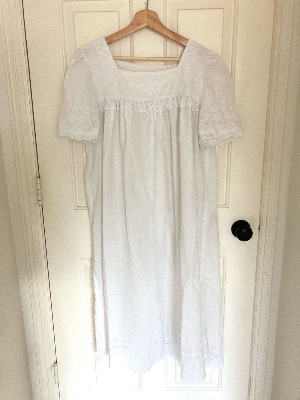 Vintage 100% cotton lace nightgown M/L Vintage 100% cotton lace nightgown M/L