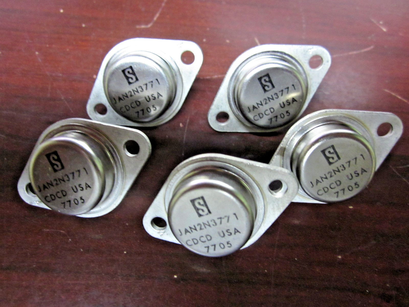5pcs Solitron JAN2N3771 Transistors 40V 30A TO-3 NOS 2N3771 5pcs Solitron JAN2N3771 Transistors 40V 30A TO-3 NOS 2N3771