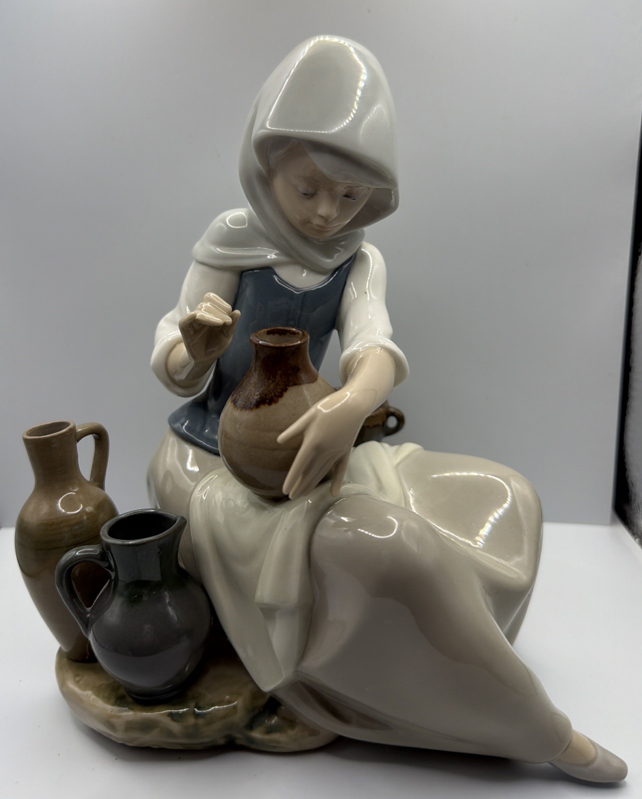 VTG Lladro Porcelain Figurine VTG Lladro Porcelain Figurine