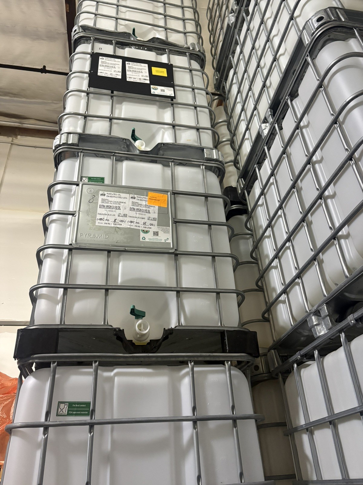 275 gallon ibc totes food grade -great for WATER-have over 30 available 275 gallon ibc totes food grade -great for WATER-have over 30 available