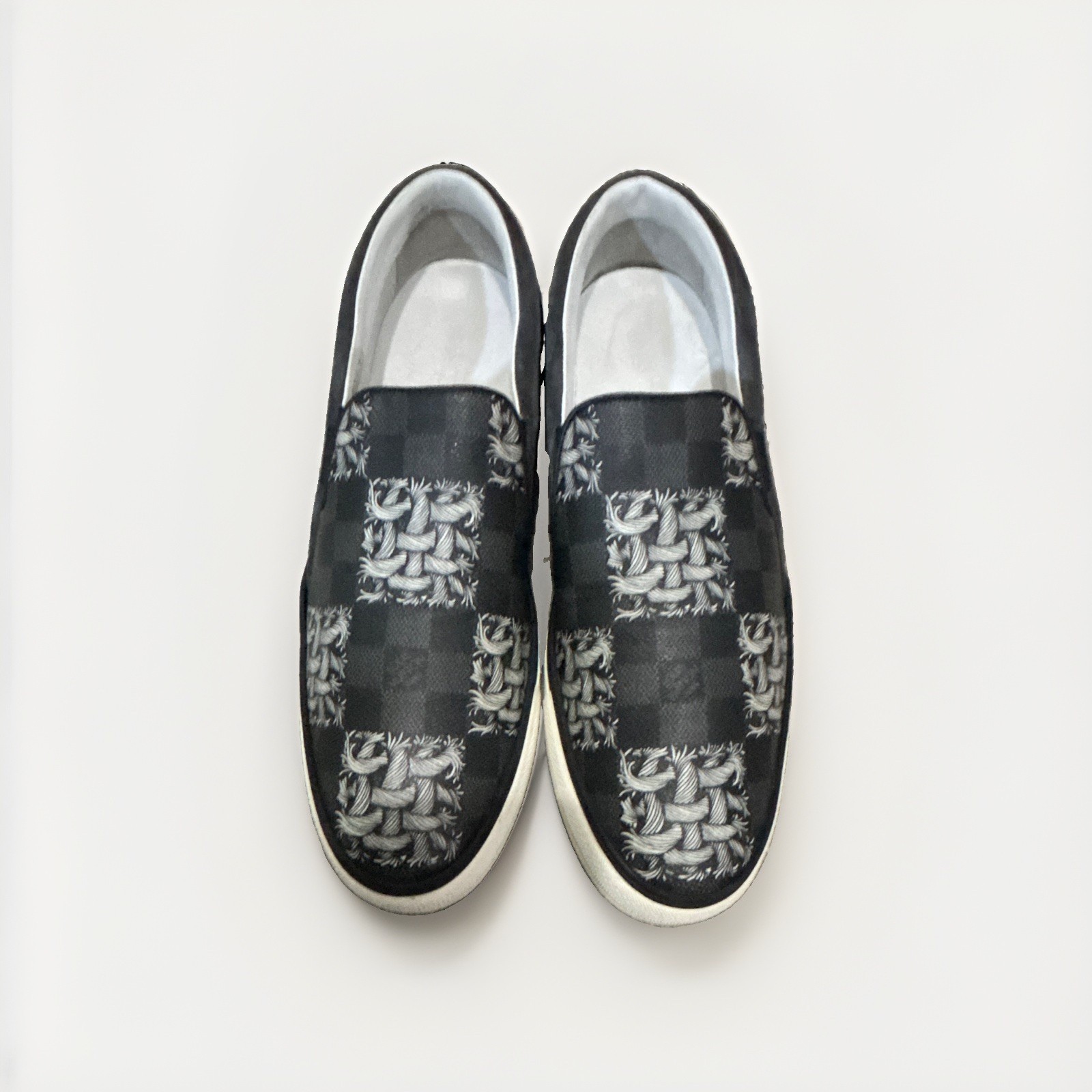 Louis Vuitton Men\'s Slip-On Casual Shoes Black/Gray Check US 10 UK 9 EU 44 Louis Vuitton Men\'s Slip-On Casual Shoes Black/Gray Check US 10 UK 9 EU 44