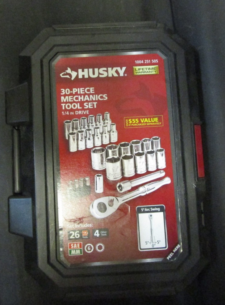 30 PIECE HUSKY 1/4 30 PIECE HUSKY 1/4