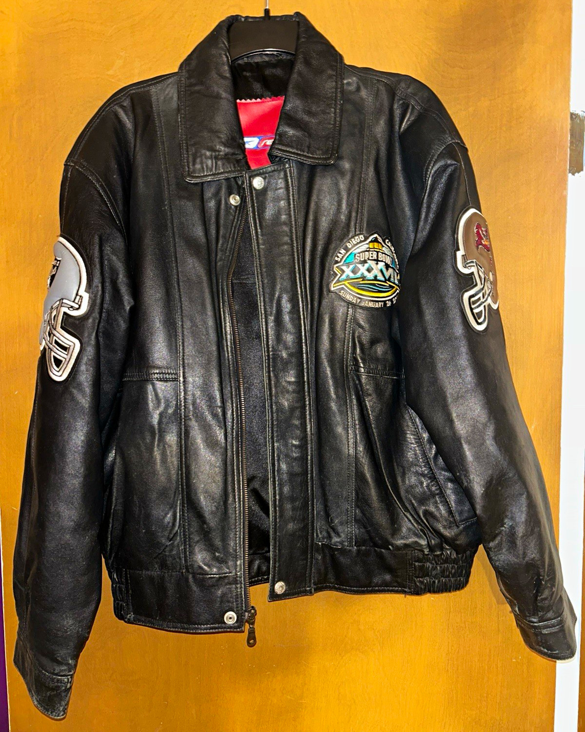 Vintage Reebok Super Bowl XXXVII 37 Leather Jacket Raiders vs Buccaneers 2003 Vintage Reebok Super Bowl XXXVII 37 Leather Jacket Raiders vs Buccaneers 2003