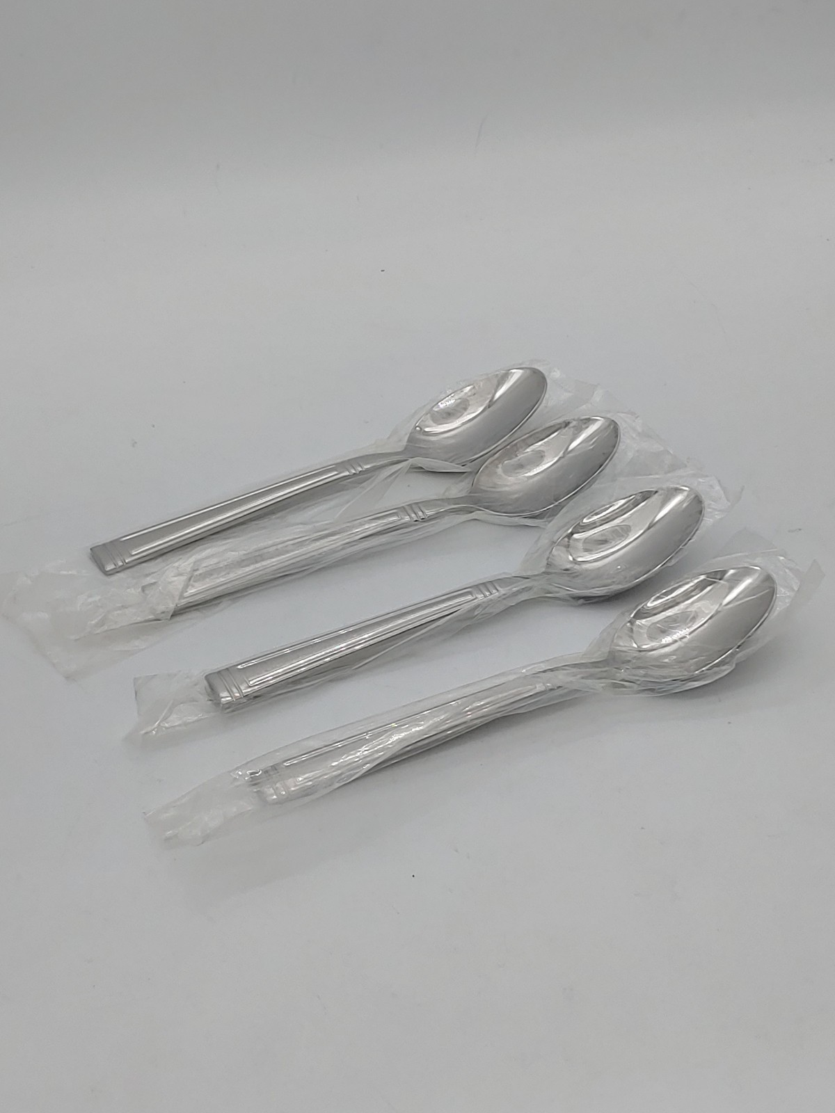 Lenox ESQUIRE Teaspoons Glossy 18/10 Stainless Steel Lot 4 Spoons Unused 6 1/8\ Lenox ESQUIRE Teaspoons Glossy 18/10 Stainless Steel Lot 4 Spoons Unused 6 1/8\