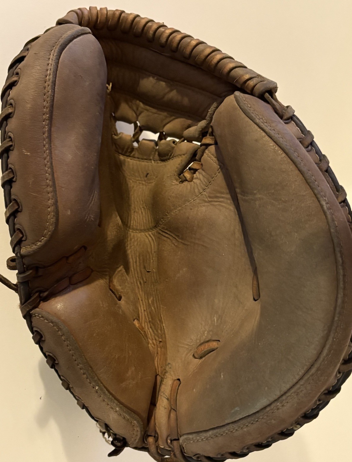 Vtg Japan Professional Player Model Baseball Catchers Mitt HHI 6948 Vtg Japan Professional Player Model Baseball Catchers Mitt HHI 6948