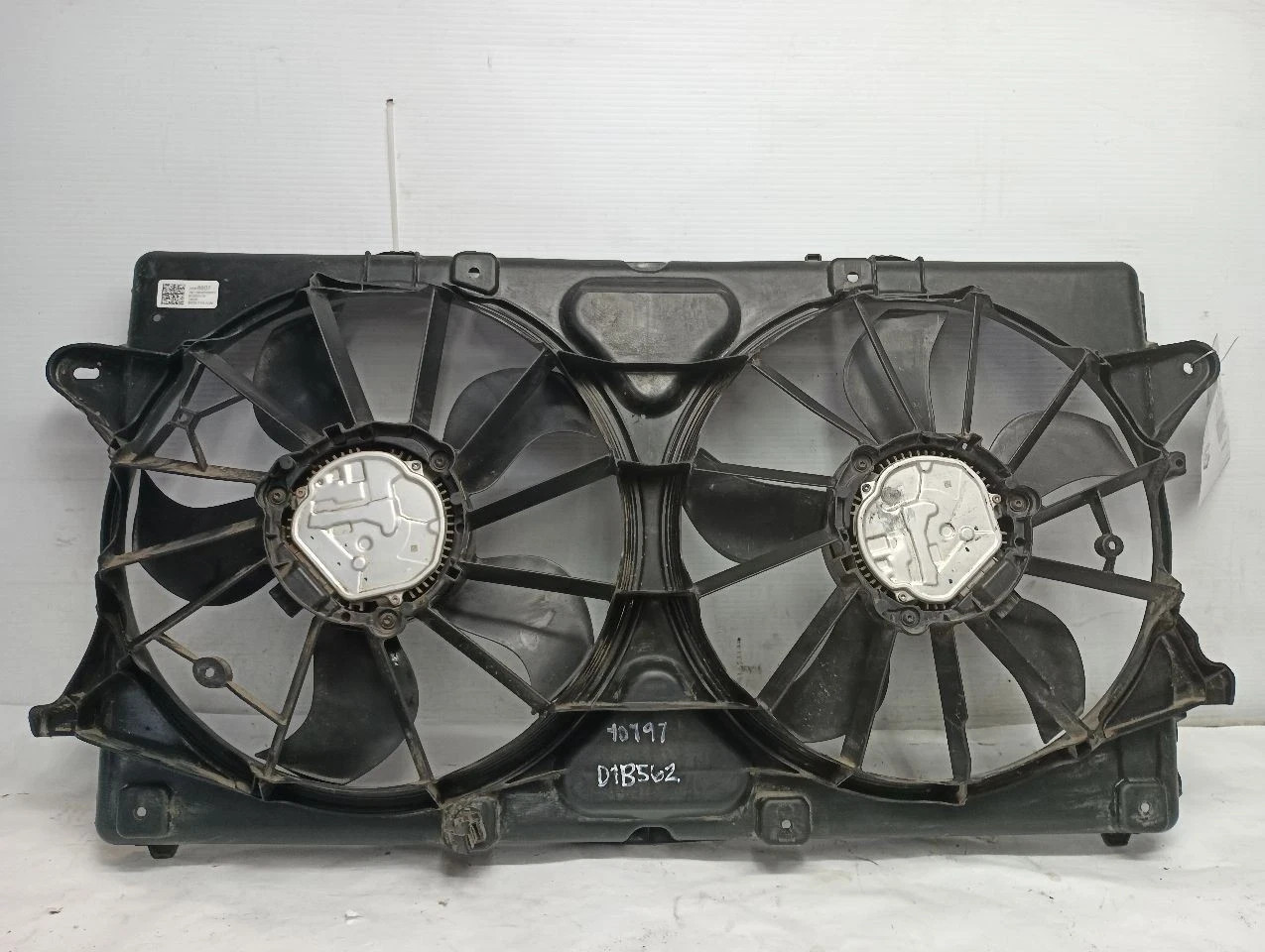 2019-2024 GMC Sierra 1500 Radiator Cooling Fan Motor Assembly Factory OEM