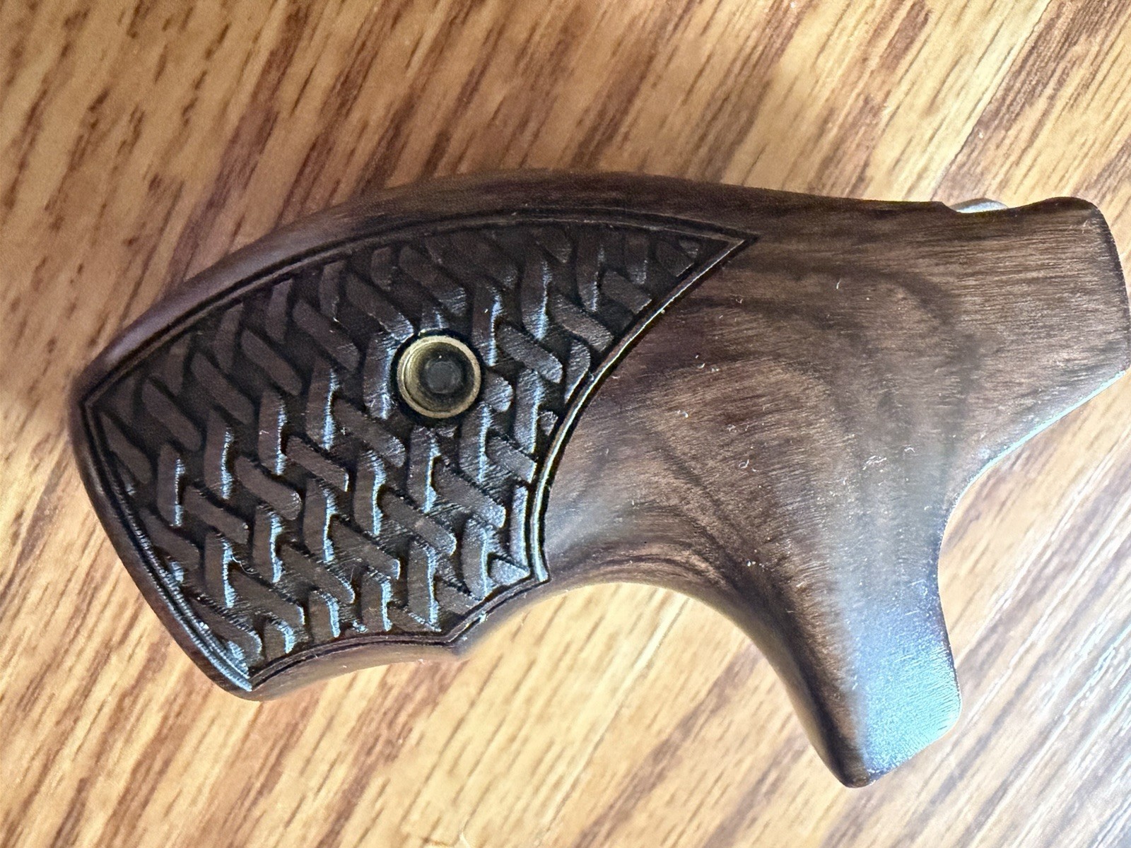 ALTAMONT SMITH AND WESSON J-FRAME ROSEWOOD GRIPS. CELTIC DESIGN. GORGEOUS ALTAMONT SMITH AND WESSON J-FRAME ROSEWOOD GRIPS. CELTIC DESIGN. GORGEOUS