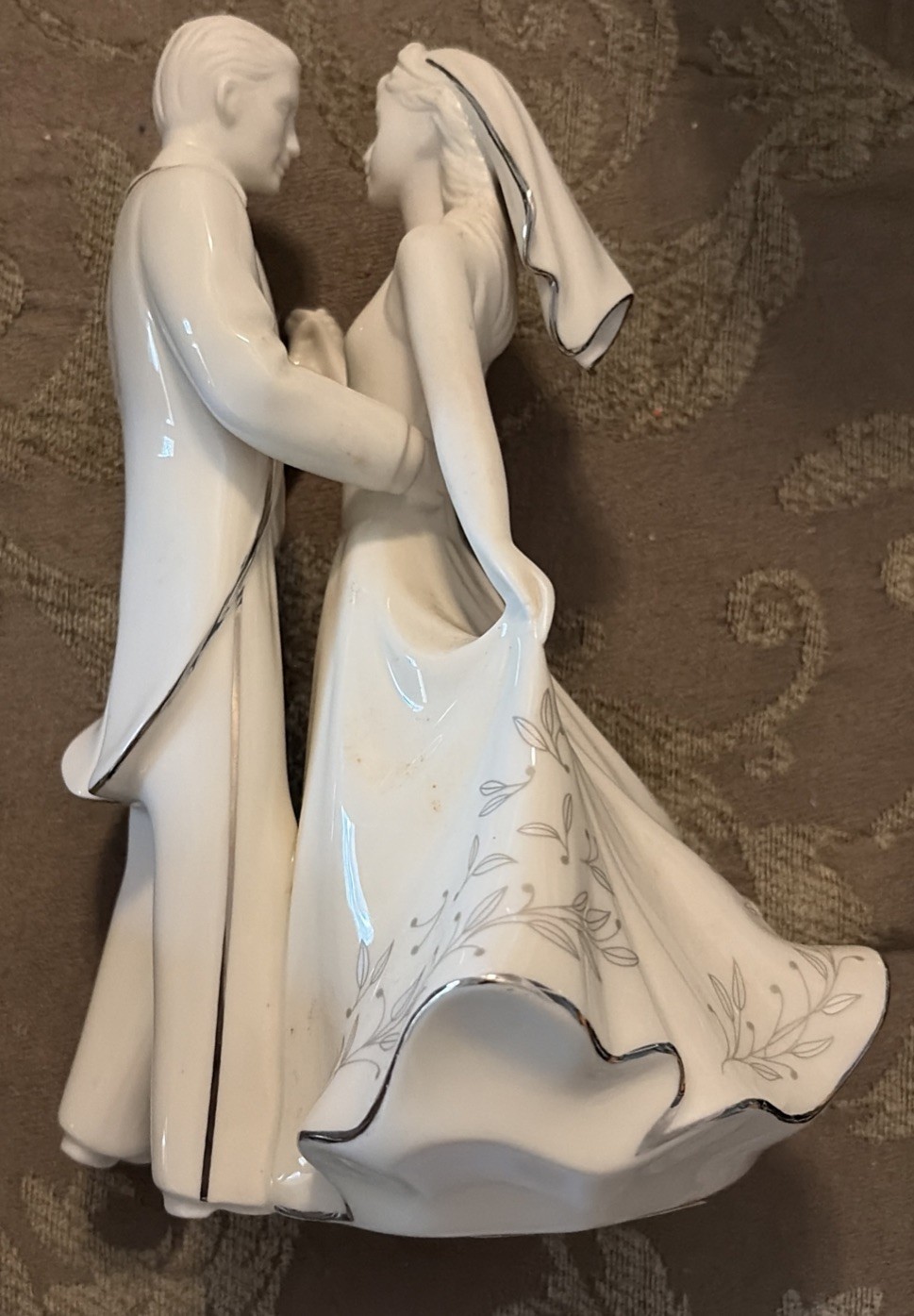 Lenox Wedding Promises Collection Cake Topper-First Dance 8.5” Bisque and glazed Lenox Wedding Promises Collection Cake Topper-First Dance 8.5” Bisque and glazed