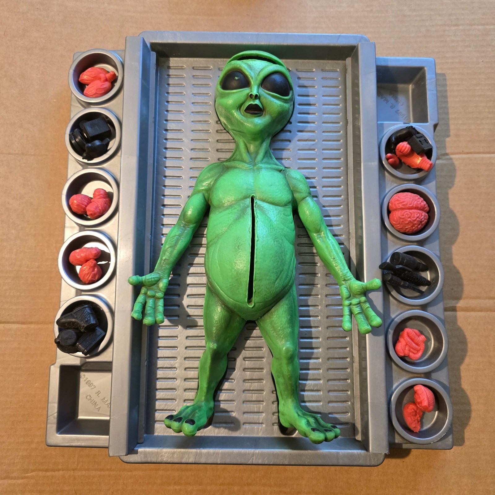 Rare Vintage 1997 Alien Anatomy Autopsy Board Game R. Marino Complete Body Parts