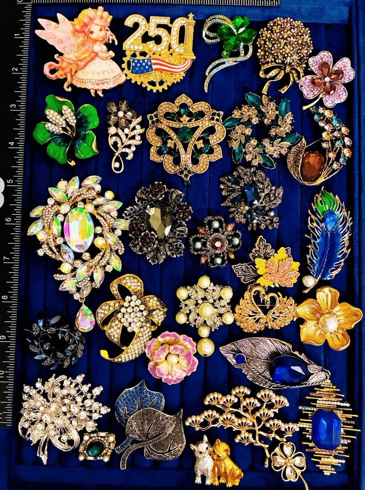 Lot 30 Pc Mixed Rhinestone Brooch Pins Jewelry Collection Blue Green Gold Tone Lot 30 Pc Mixed Rhinestone Brooch Pins Jewelry Collection Blue Green Gold Tone