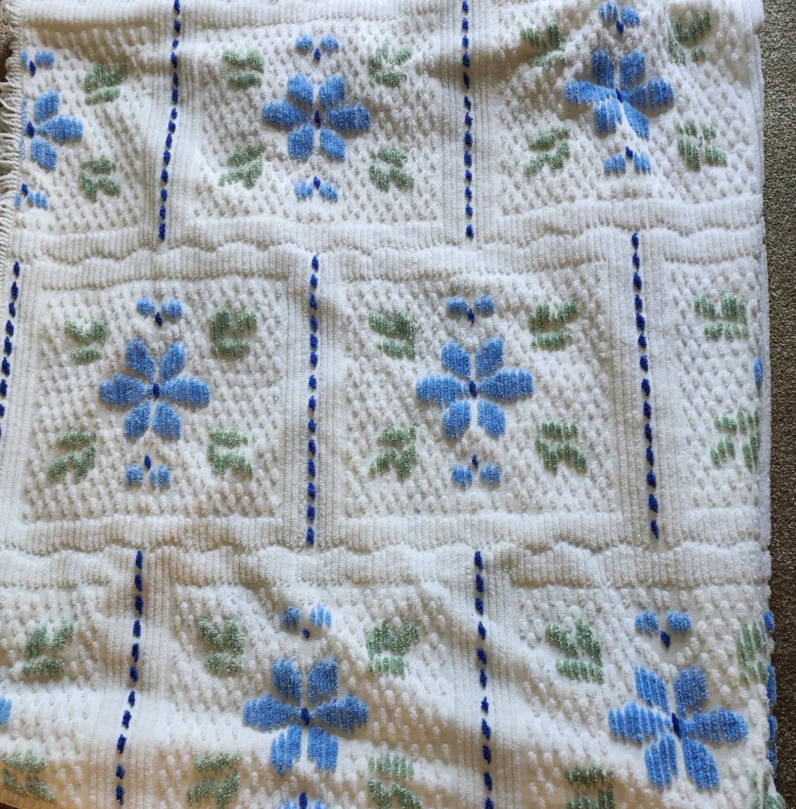 Vintage Chenille Tufted Plush Blue Green White Bedspread 90 x 100 Excellent Rare