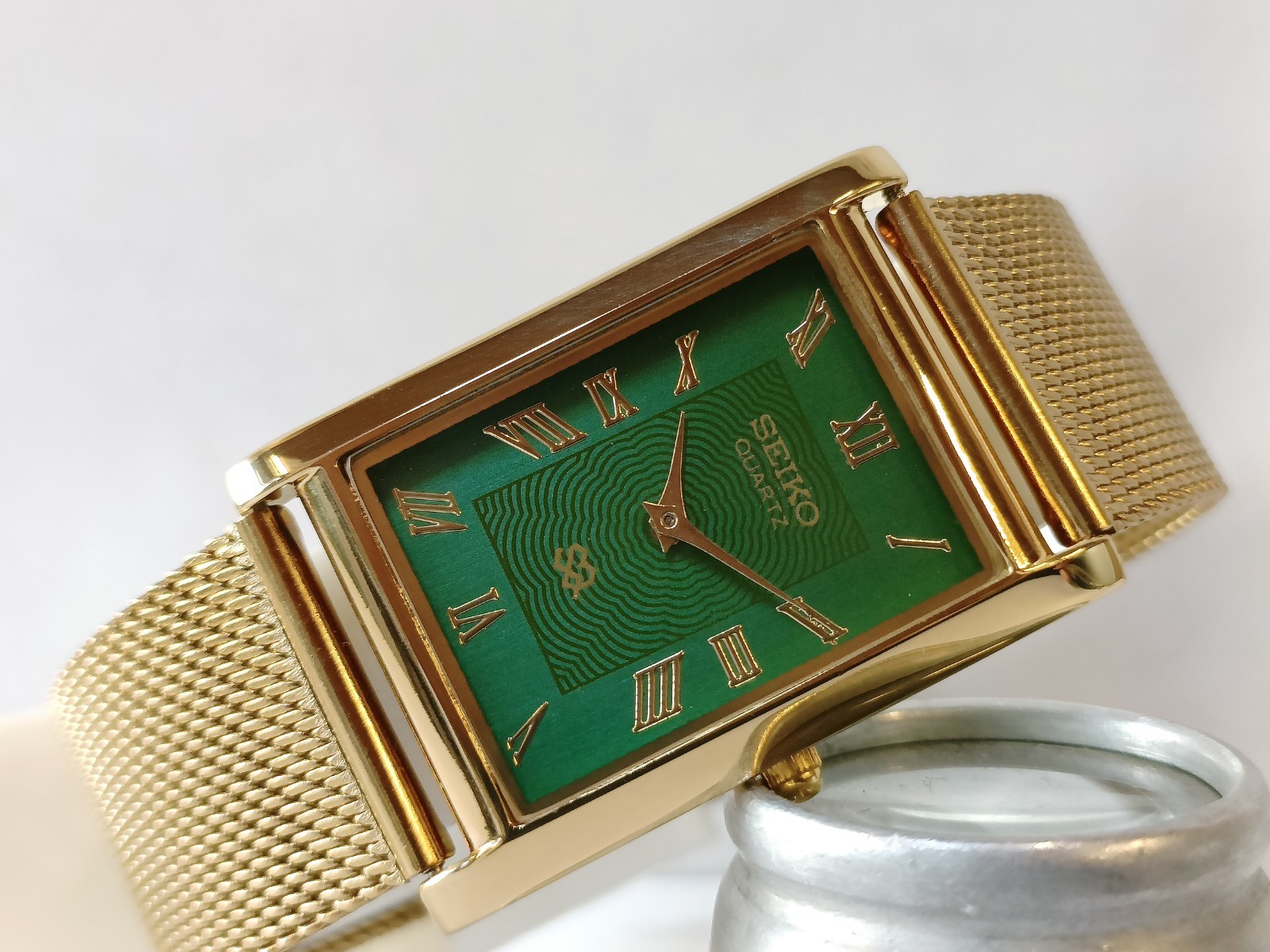 VINTAGE SEIKO SLIM QUARTZ GREEN DIAL JAPAN MEN'S WORKING DRESS WATCH