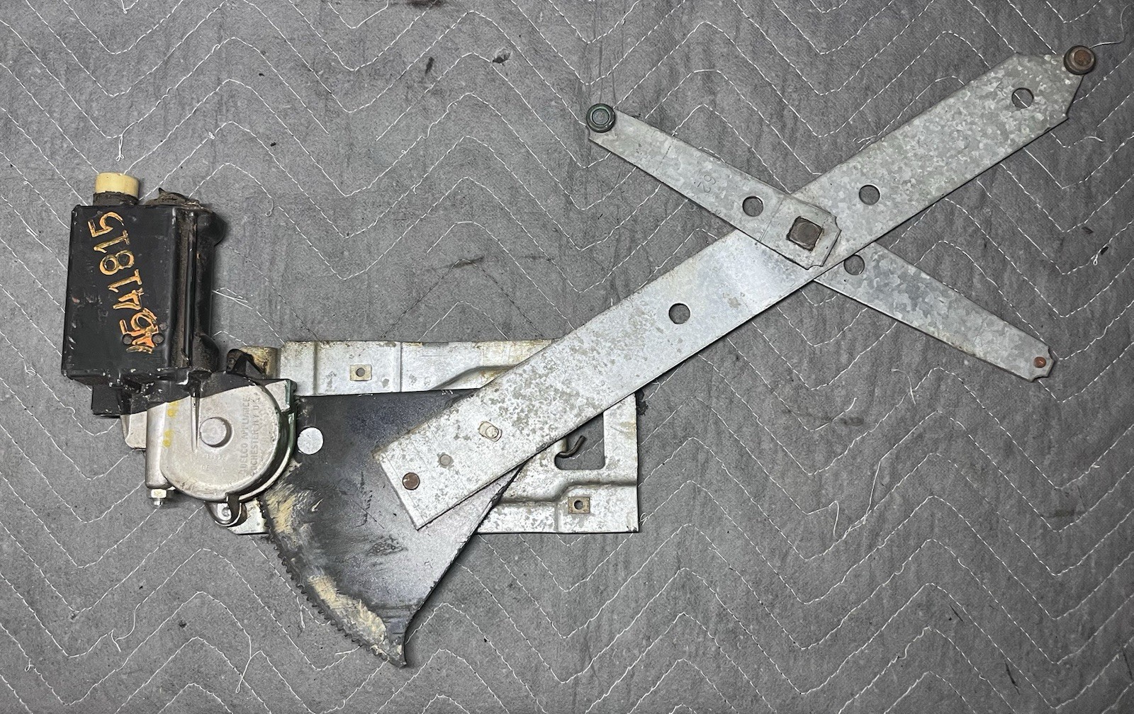 1965 66 Cadillac 4 Door Sedan Passenger Front Power Window Regulator w/ Motor