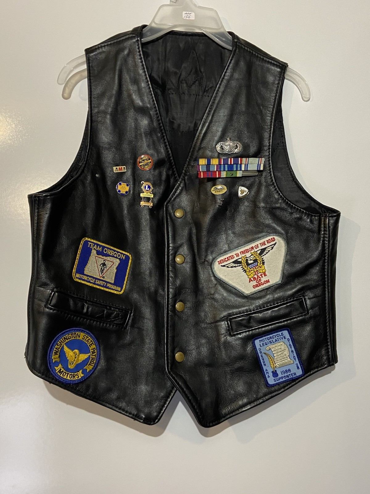 Mens LANGLITZ LEATHERS Vintage Patched Snap Motorcycle Leather Vest Sz 42